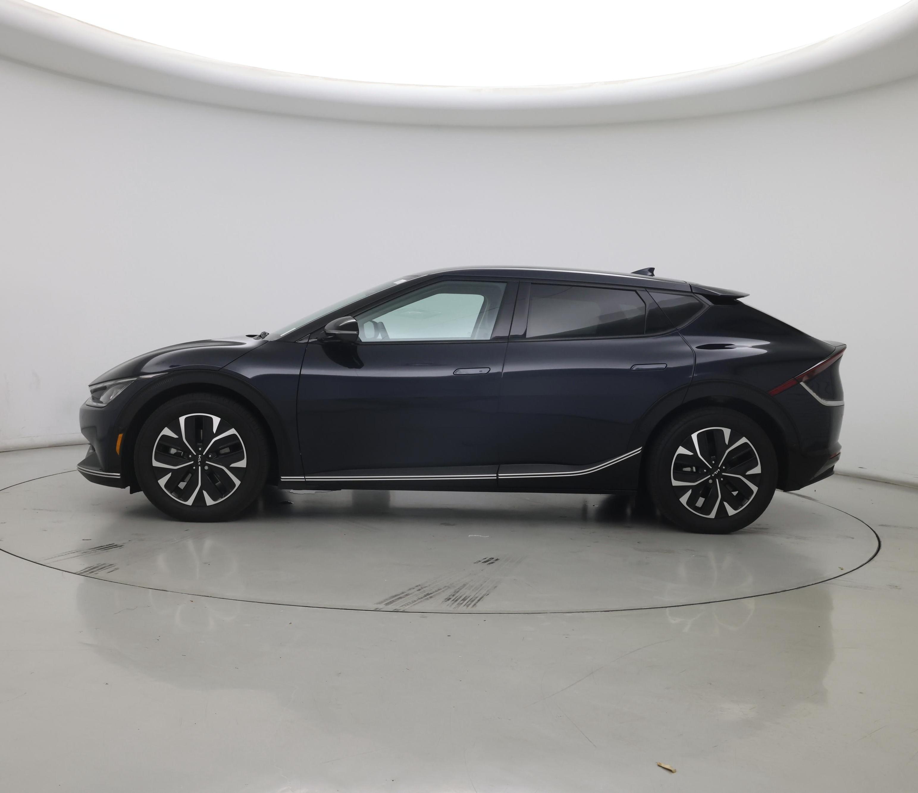 Thumbnail: 2022 Kia EV6 - 3