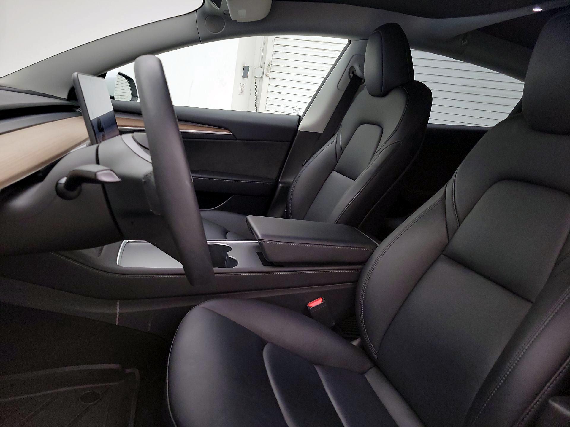 Thumbnail: 2023 Tesla Model 3 - 11
