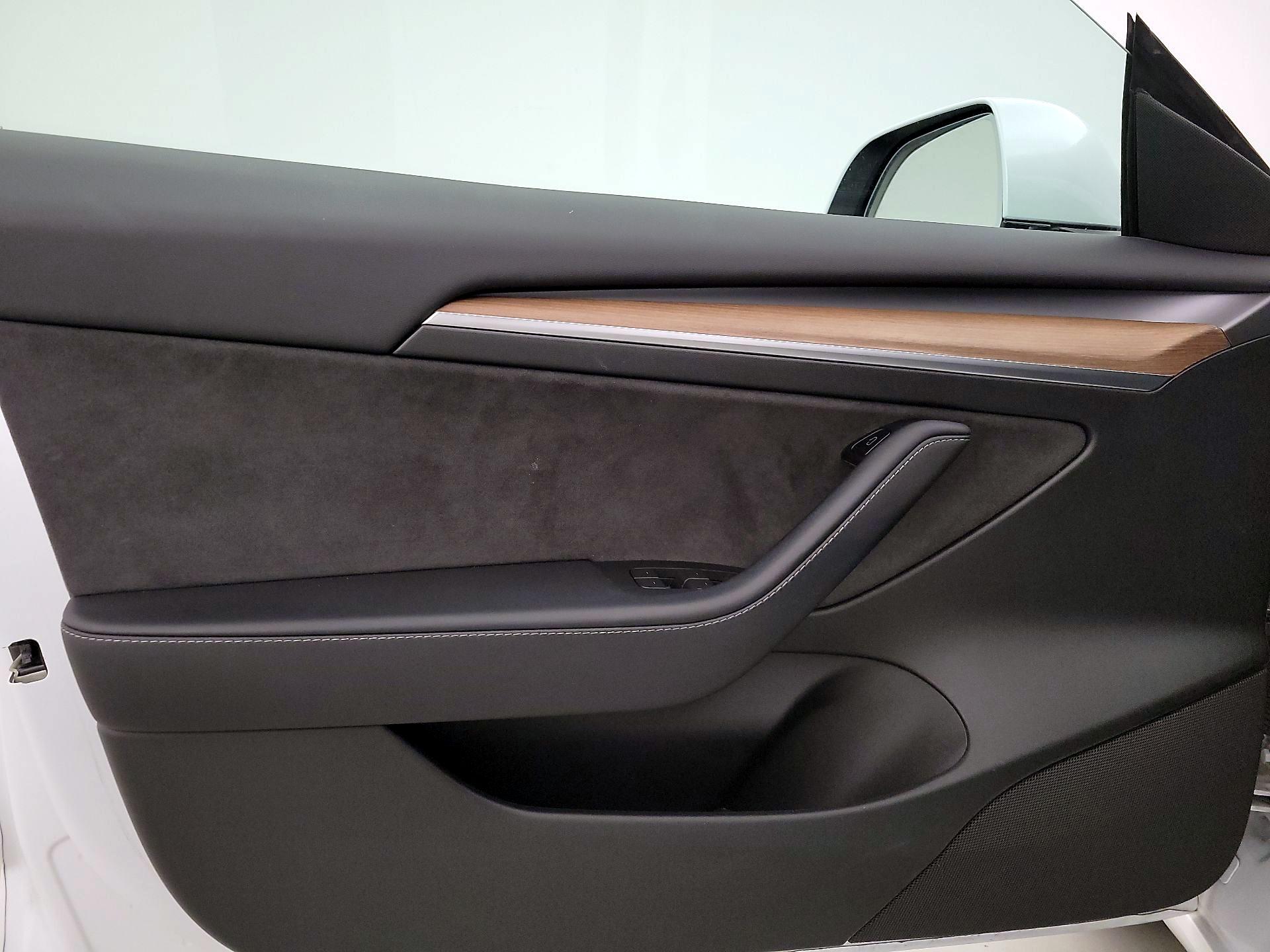 Thumbnail: 2023 Tesla Model 3 - 12