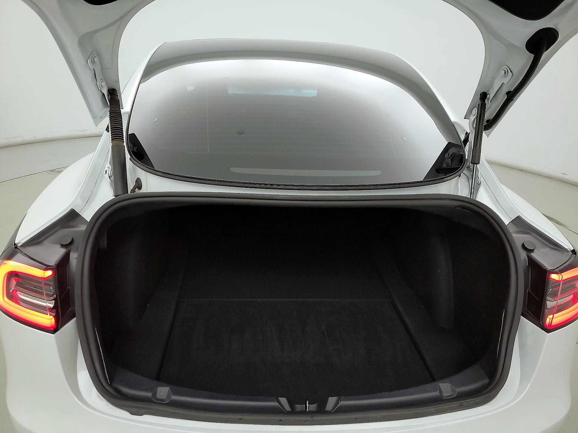 Thumbnail: 2023 Tesla Model 3 - 19