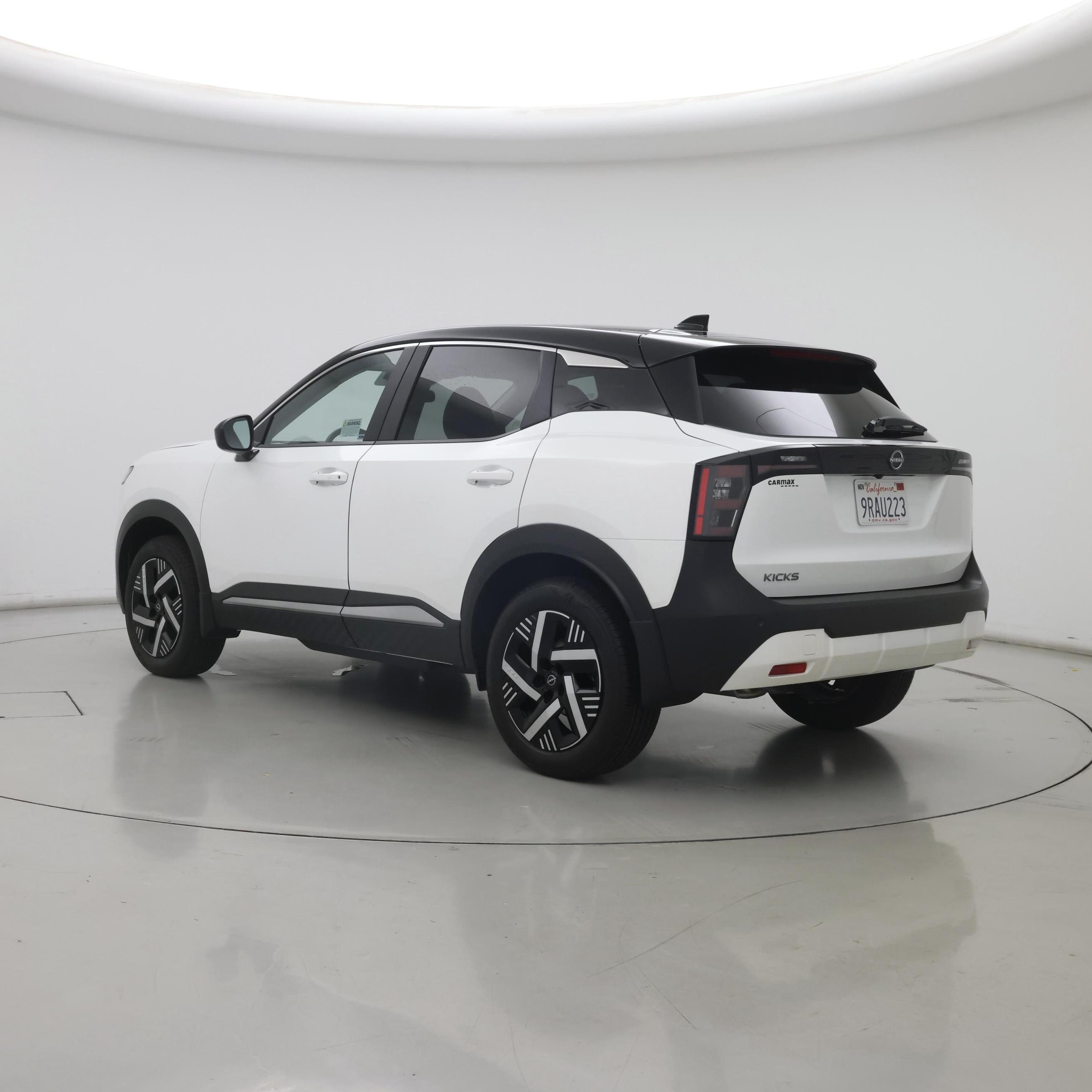 Thumbnail: 2025 Nissan Kicks - 2