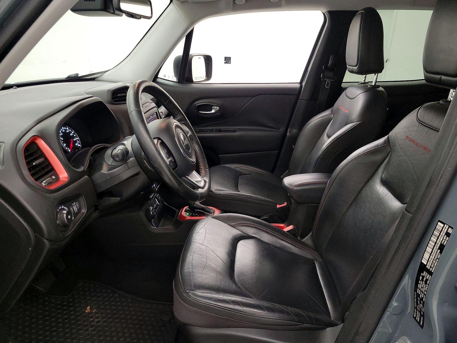 Thumbnail: 2016 Jeep Renegade - 11