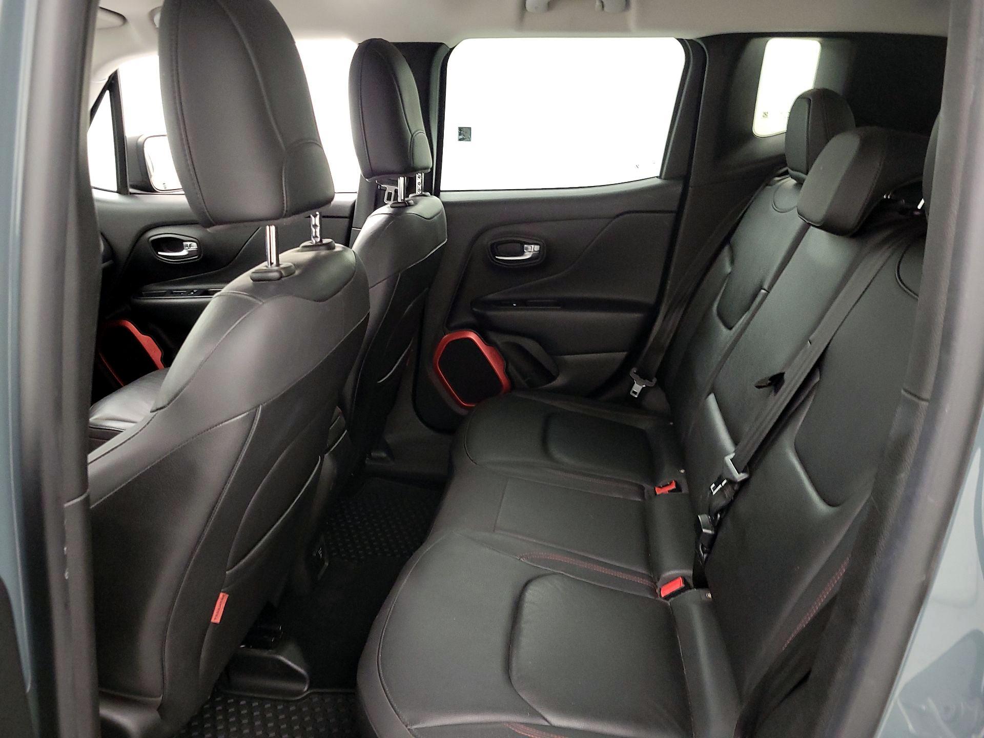 Thumbnail: 2016 Jeep Renegade - 20