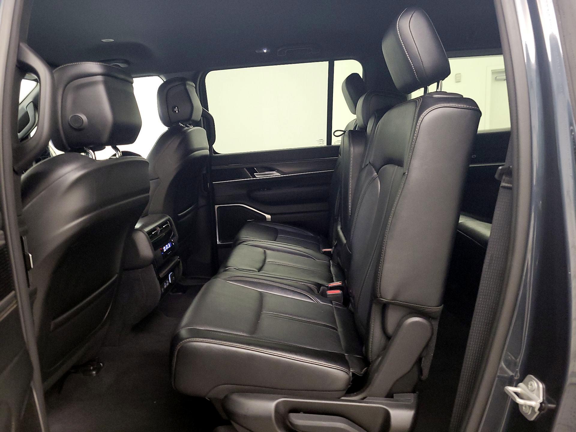 Thumbnail: 2024 Jeep Wagoneer - 19
