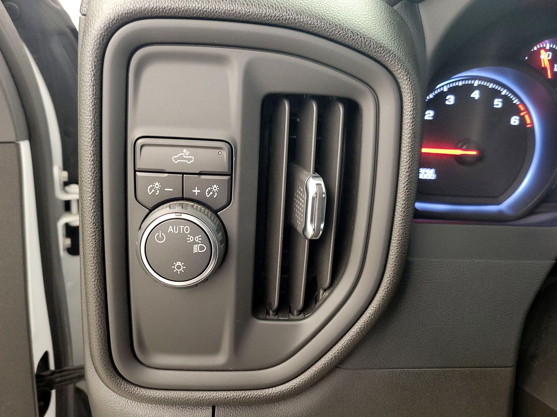 Thumbnail: 2022 Chevrolet Silverado 2500 - 13