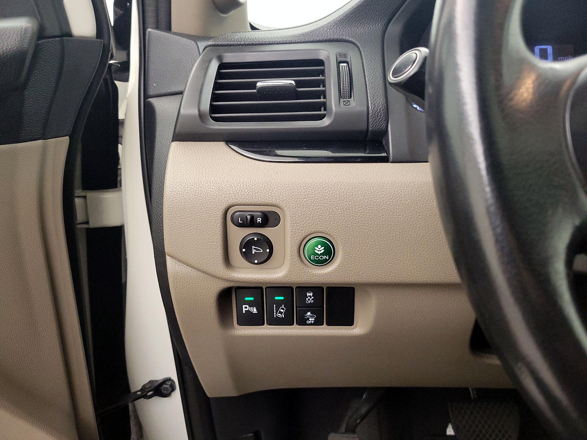 Thumbnail: 2016 Honda Pilot - 13