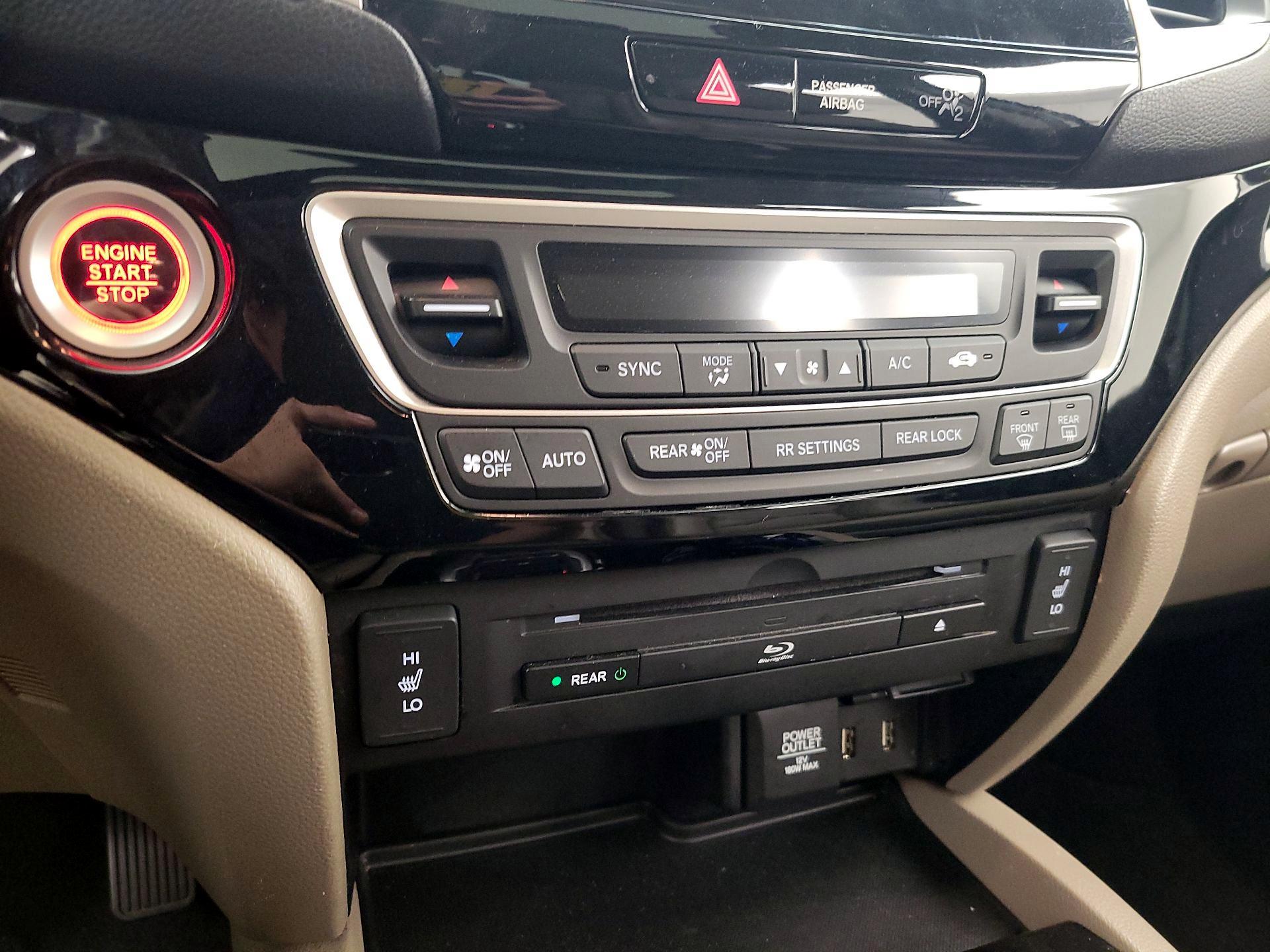 Thumbnail: 2016 Honda Pilot - 17