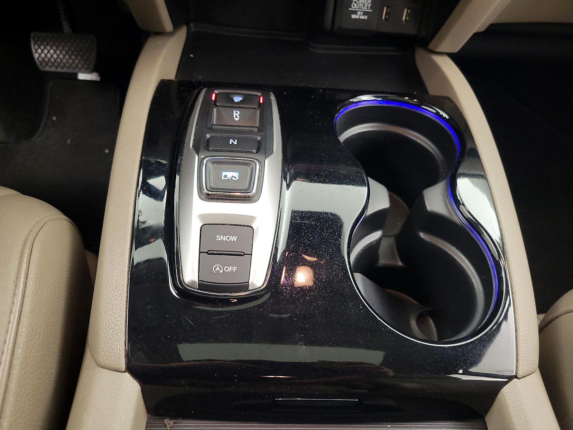 Thumbnail: 2016 Honda Pilot - 18