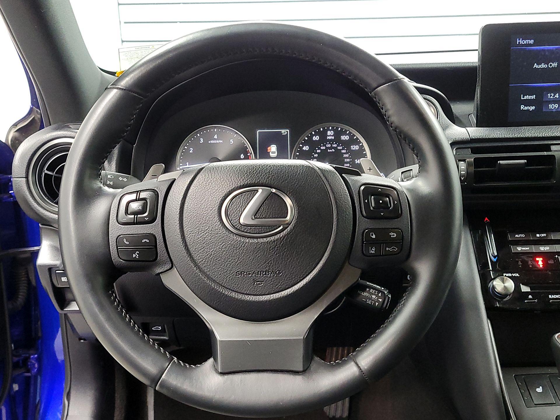 Thumbnail: 2025 Lexus IS - 10