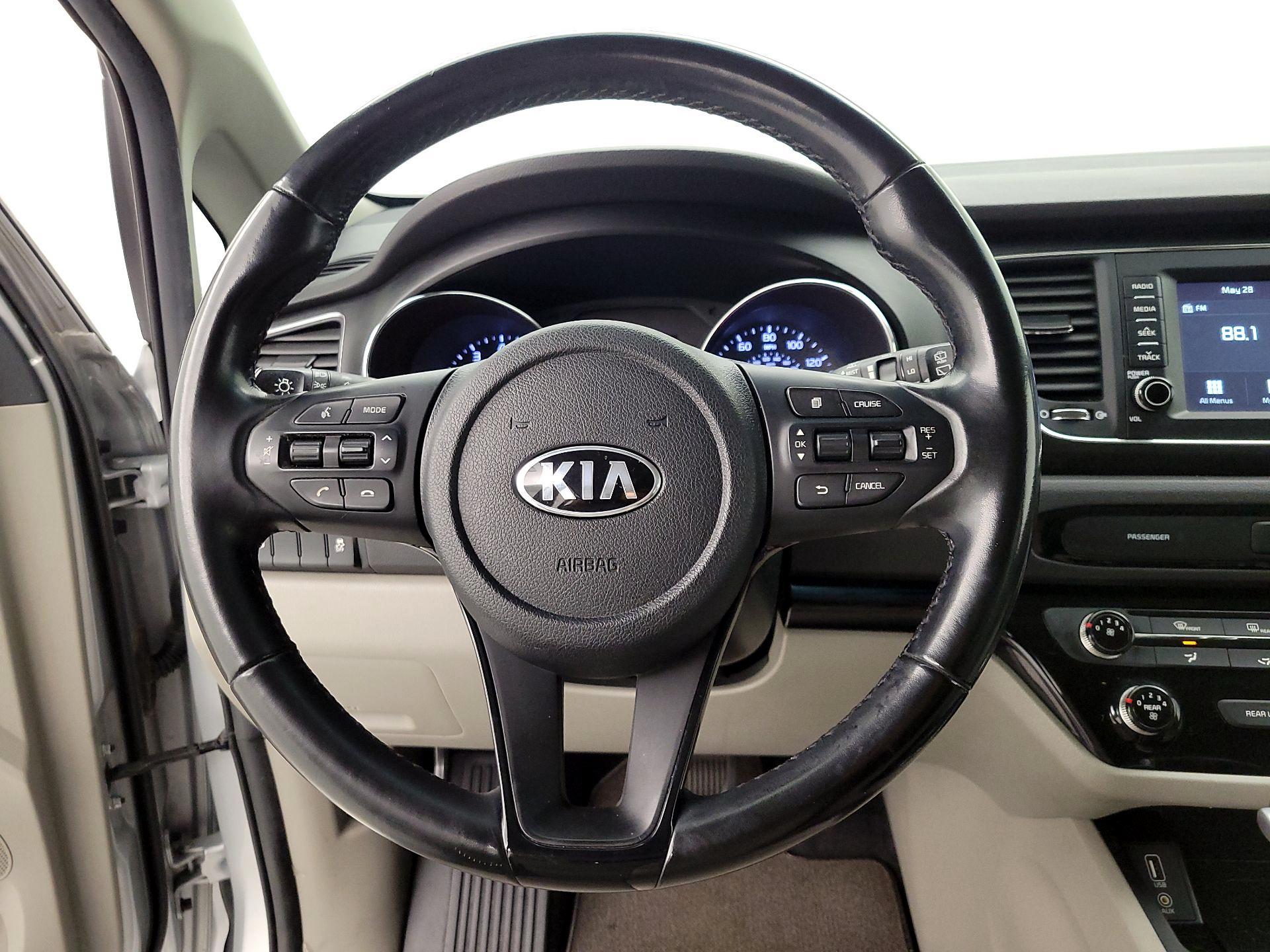 Thumbnail: 2020 Kia Sedona - 10