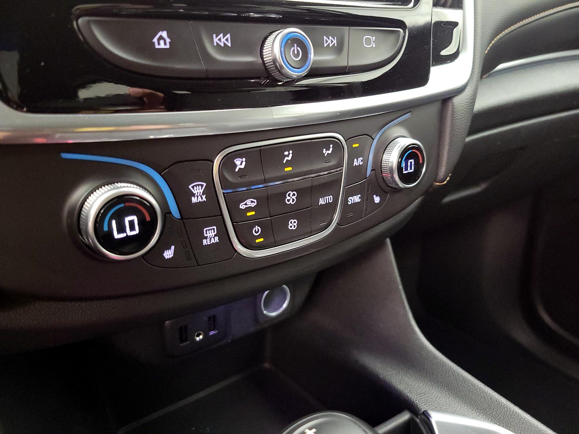 Thumbnail: 2019 Chevrolet Traverse - 16