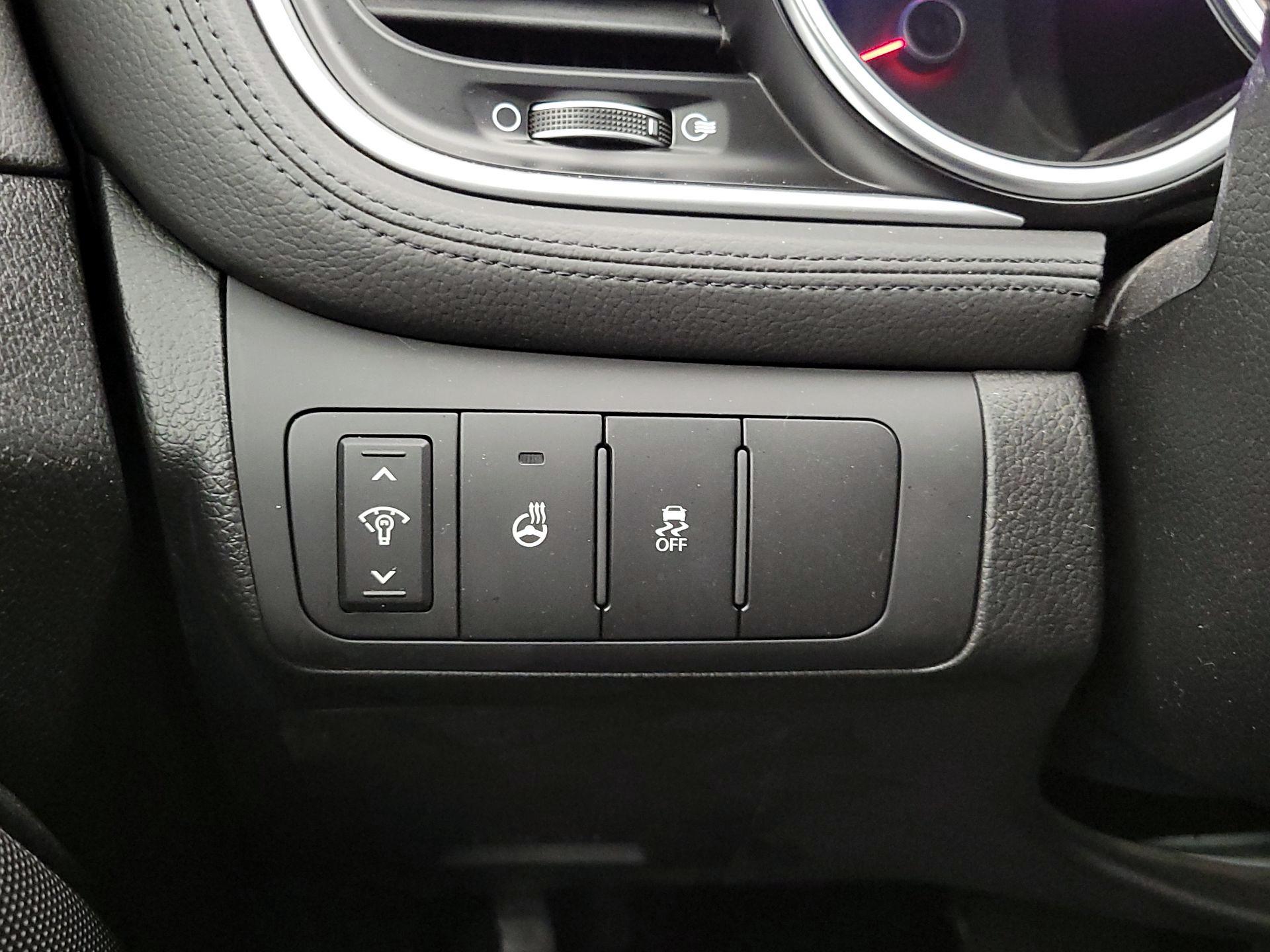 Thumbnail: 2015 Kia Optima - 13