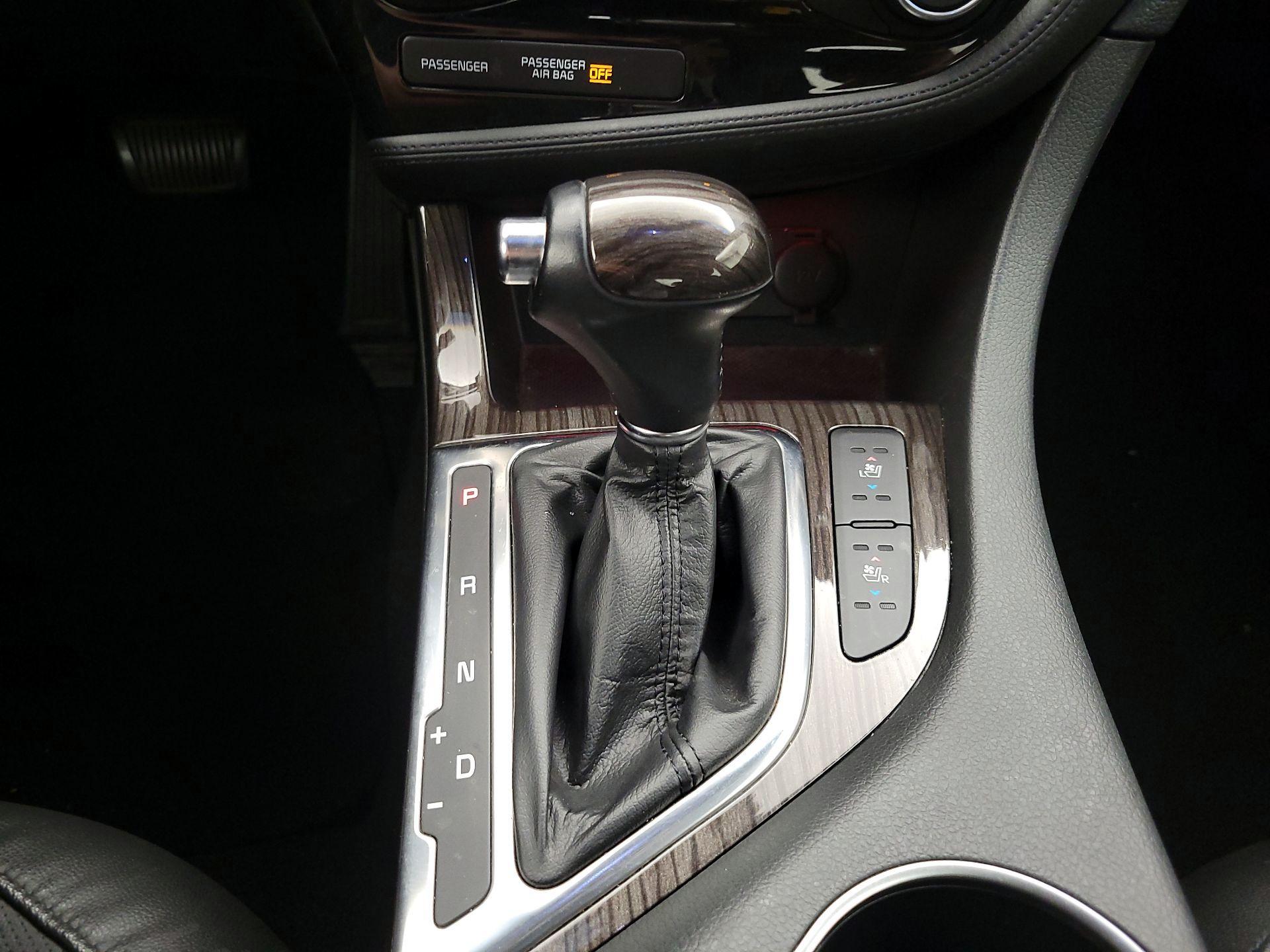 Thumbnail: 2015 Kia Optima - 17