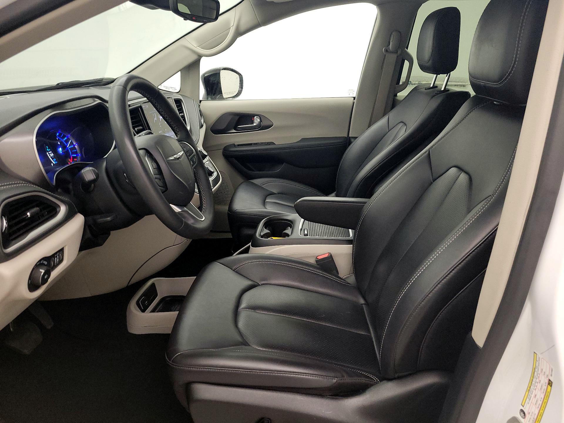 Thumbnail: 2024 Chrysler Pacifica - 11