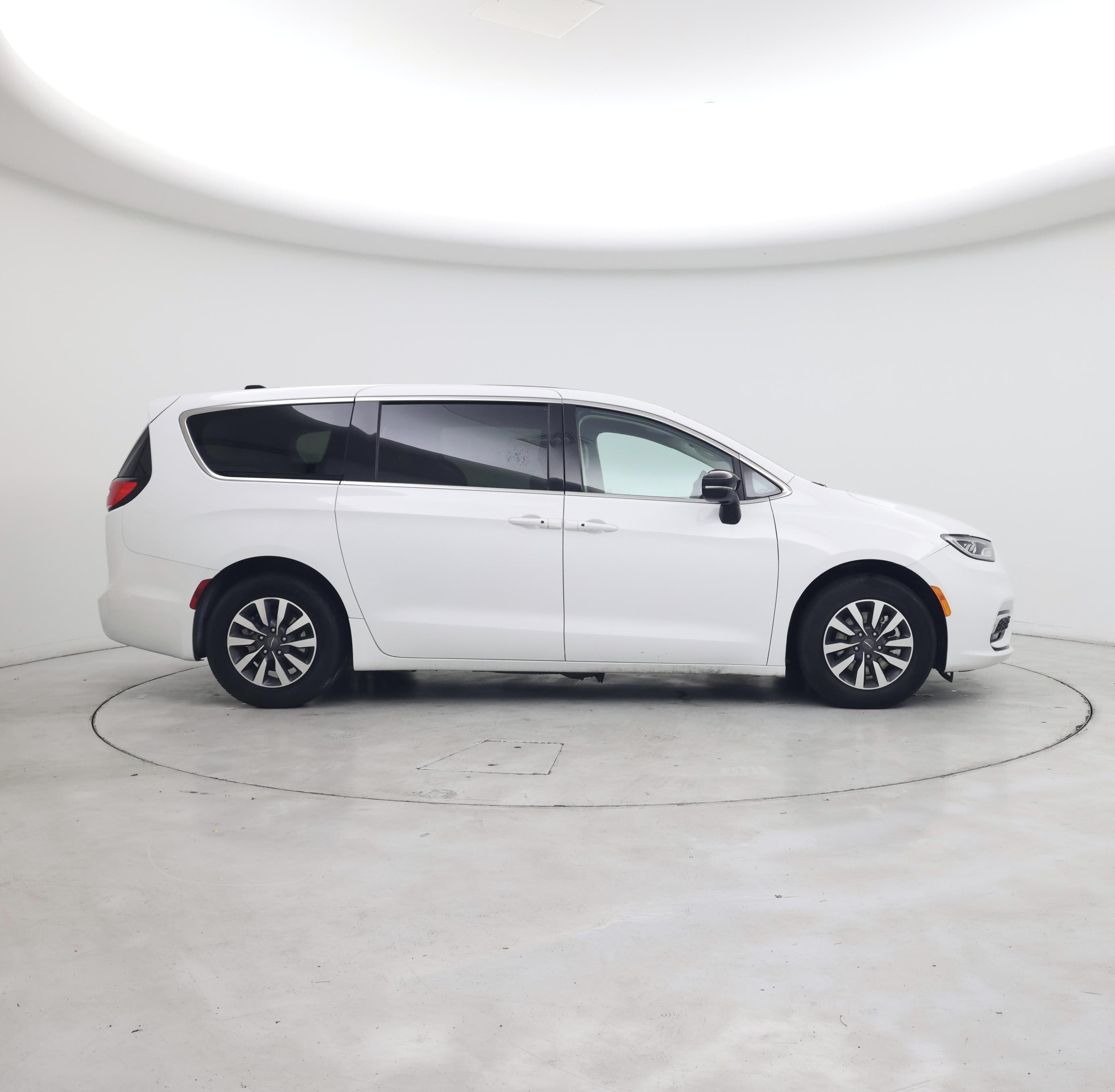 Thumbnail: 2024 Chrysler Pacifica - 7