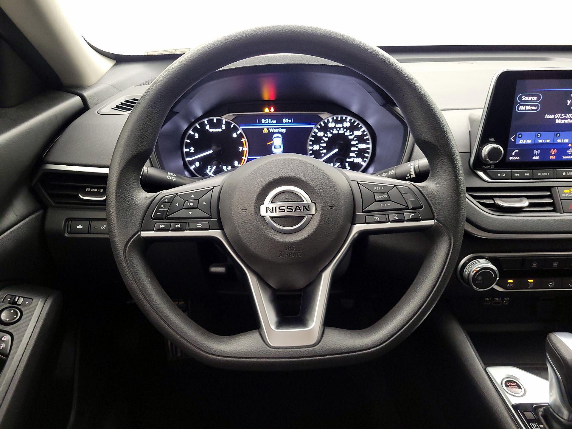 Thumbnail: 2020 Nissan Altima - 10