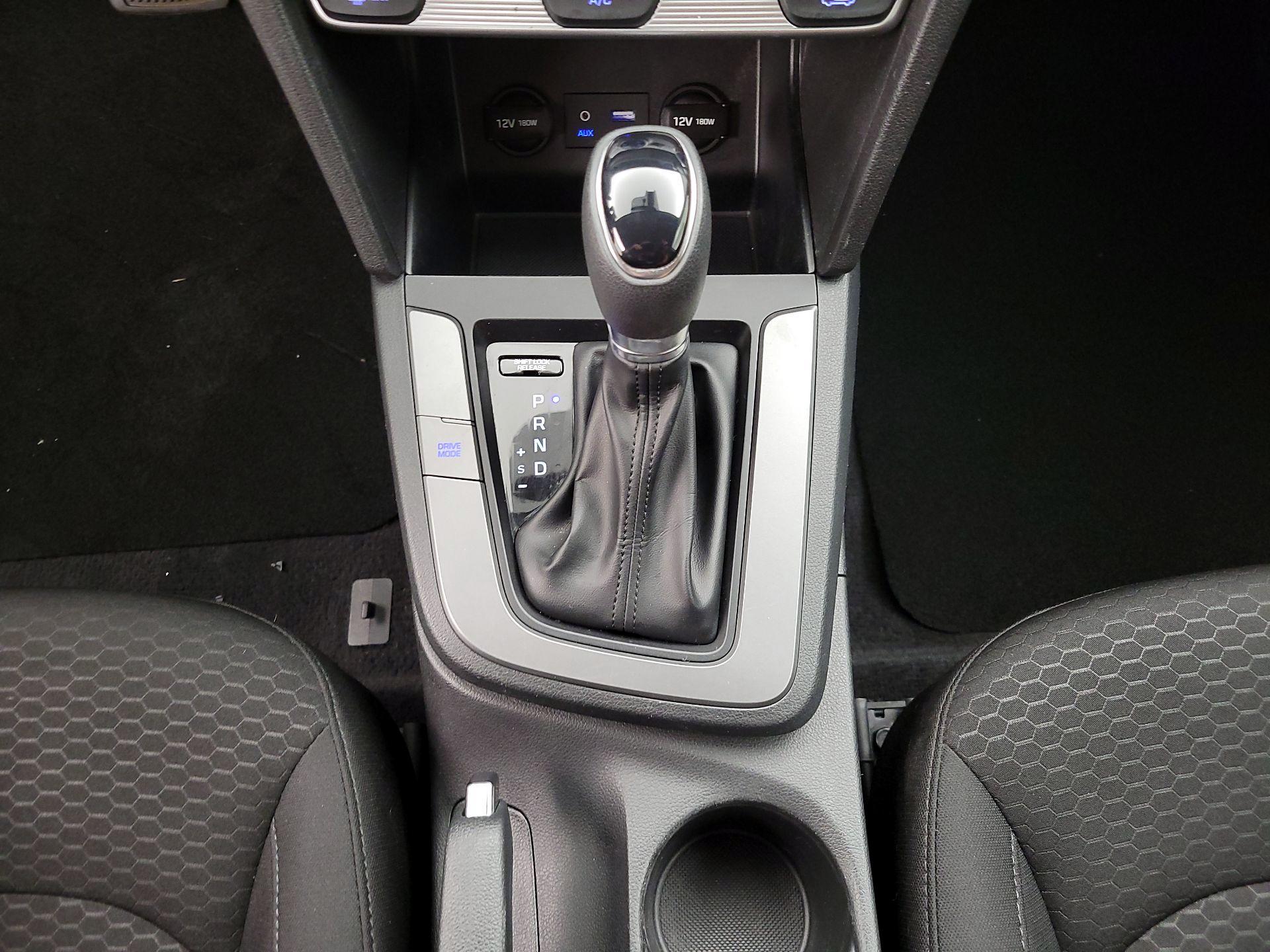 Thumbnail: 2019 Hyundai Elantra - 17