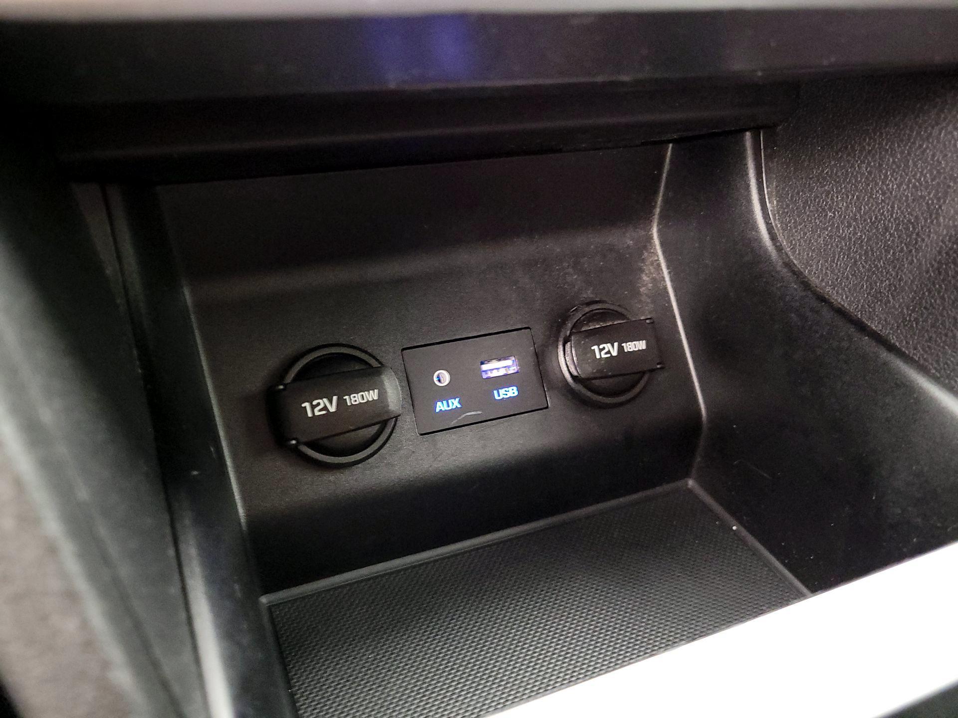 Thumbnail: 2019 Hyundai Elantra - 18