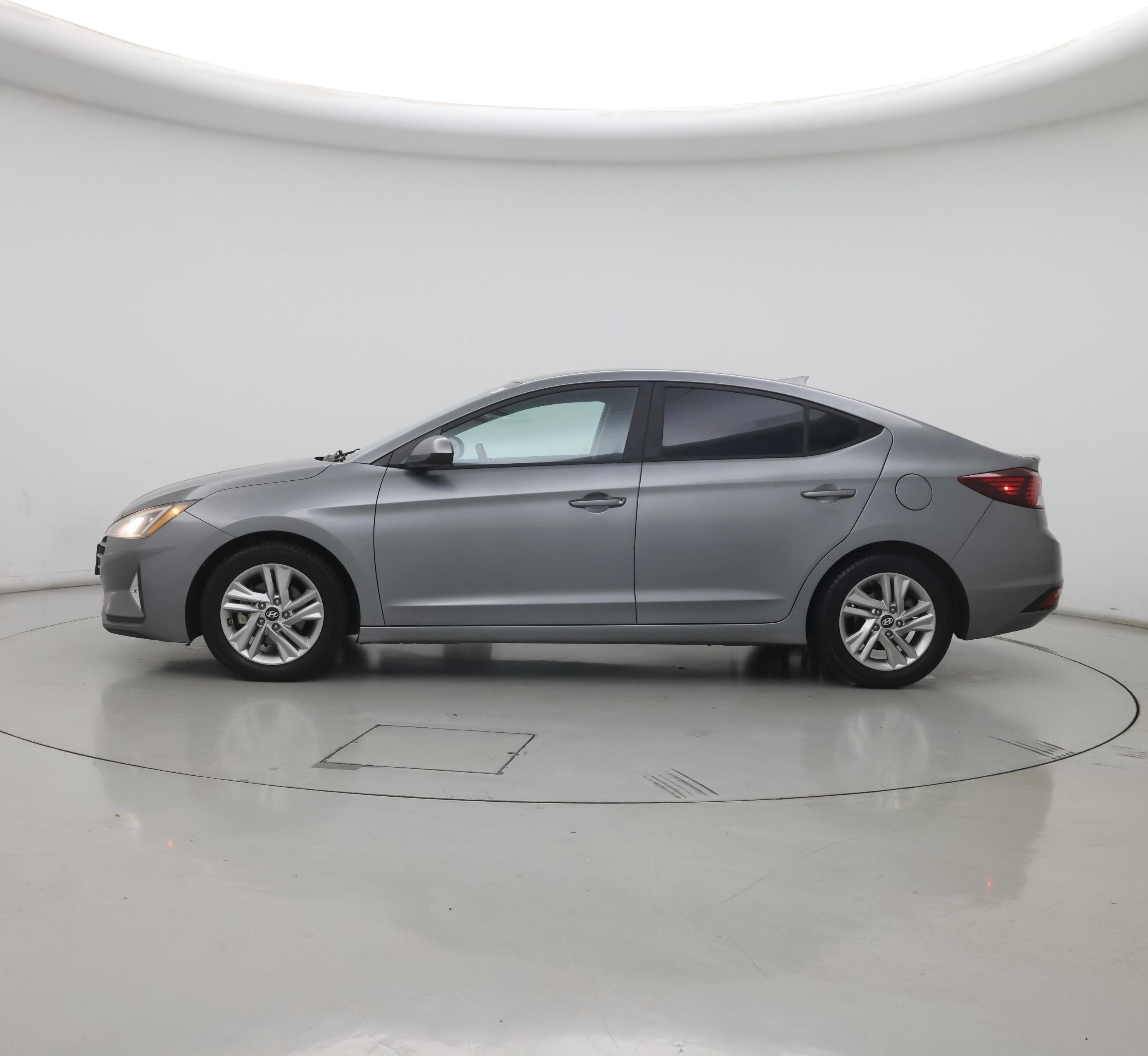 Thumbnail: 2019 Hyundai Elantra - 3