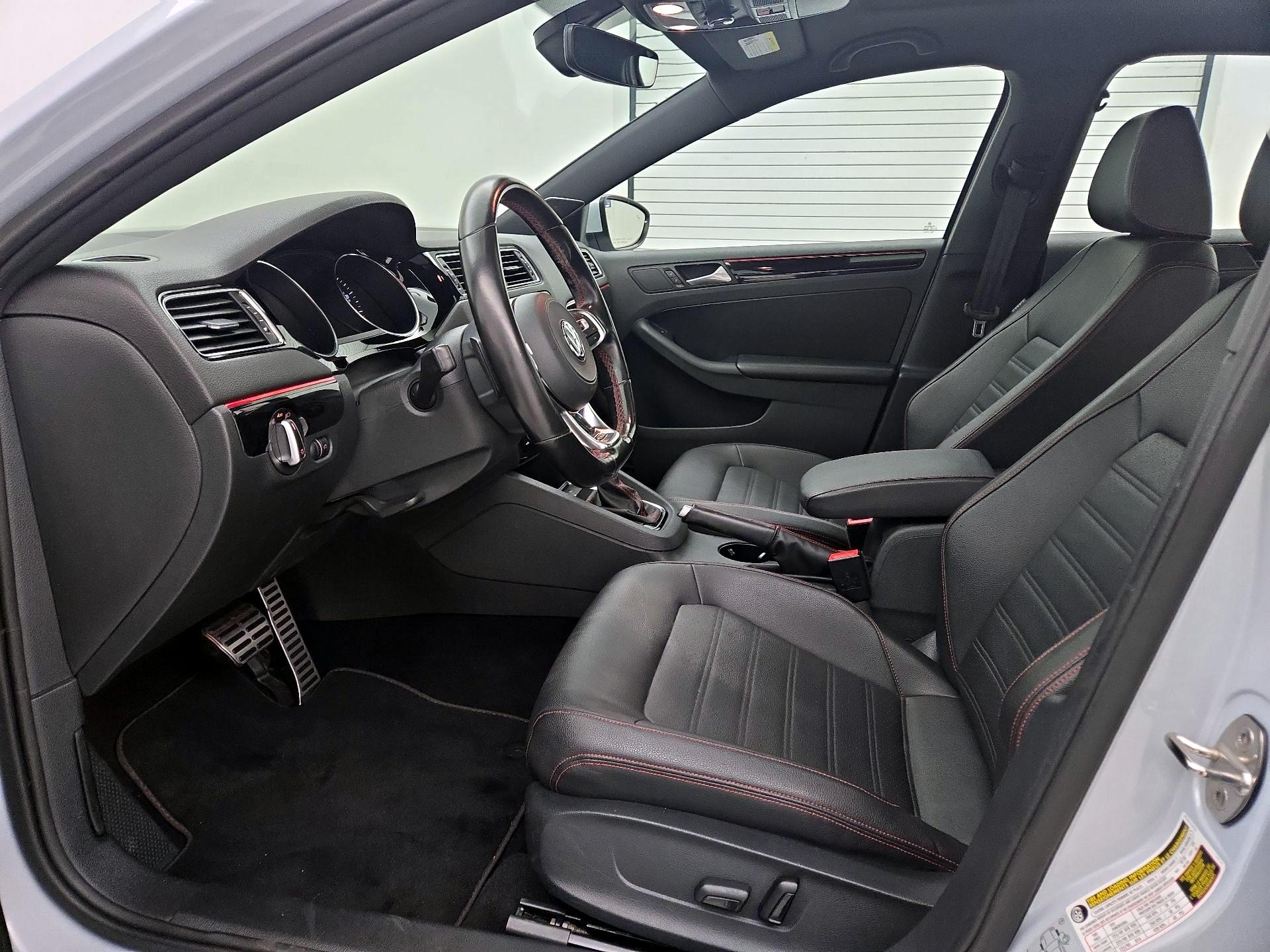 Thumbnail: 2017 Volkswagen Jetta - 11
