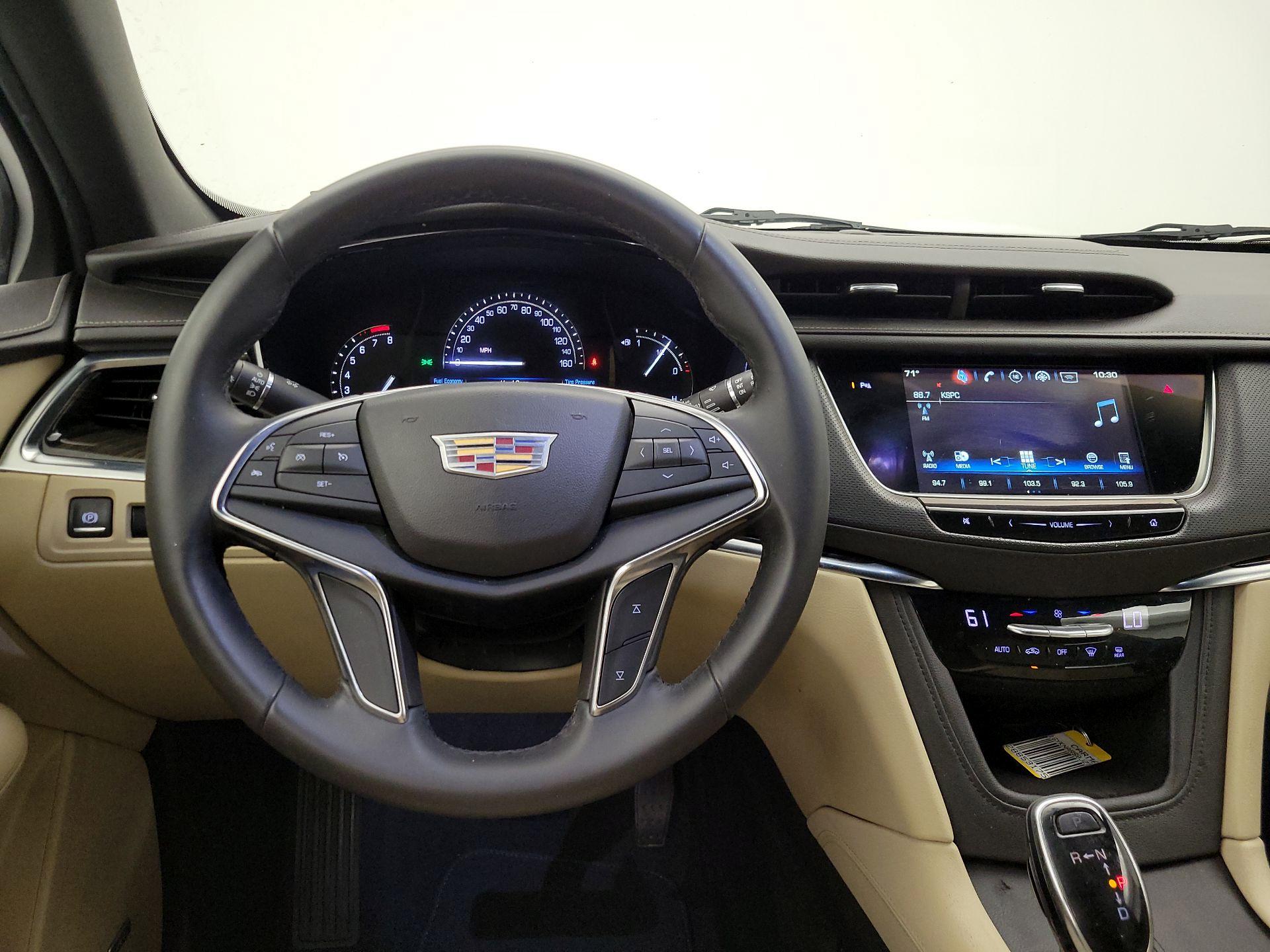 Thumbnail: 2018 Cadillac XT5 - 10