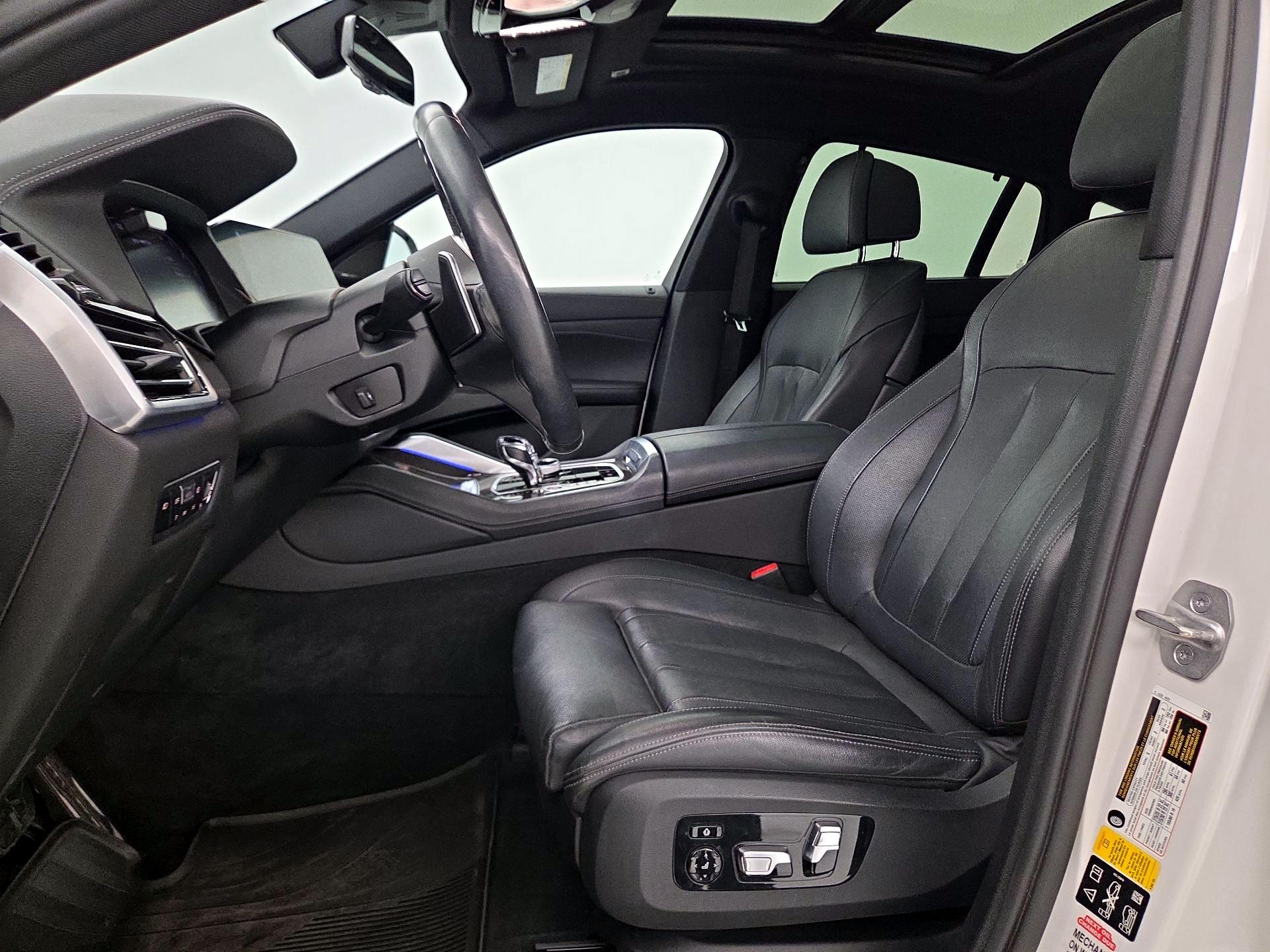 Thumbnail: 2021 BMW X6 - 11