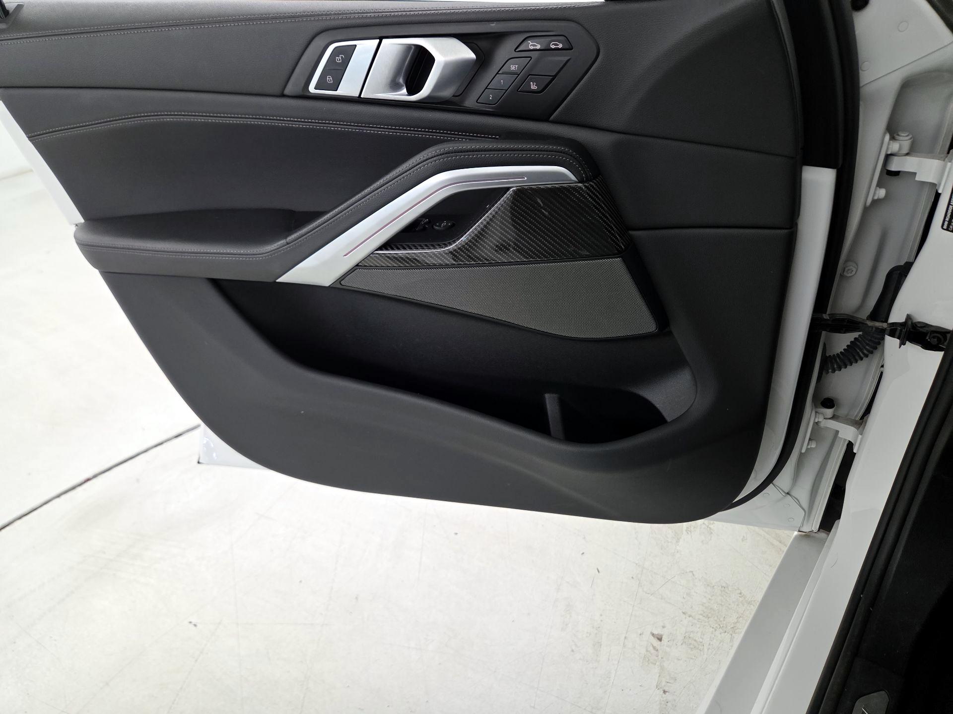 Thumbnail: 2021 BMW X6 - 12
