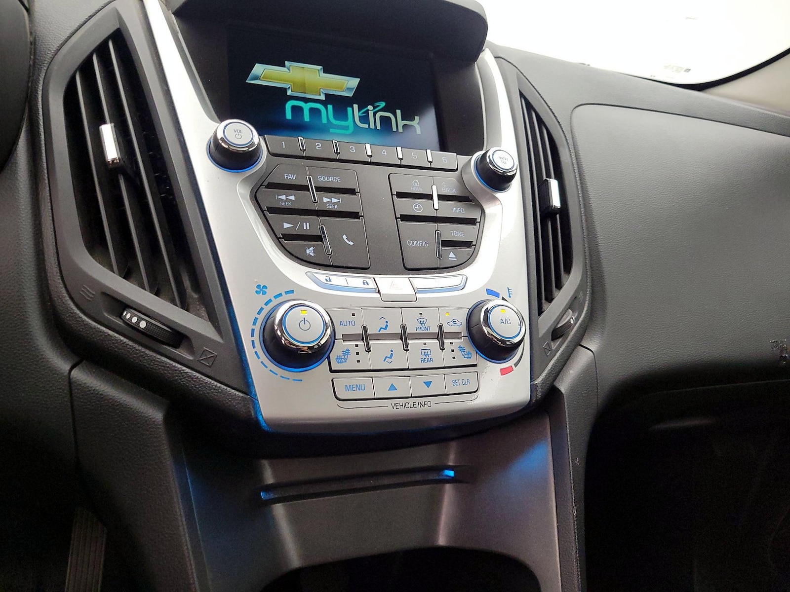 2015 Chevrolet Equinox 2LT - Photo 16