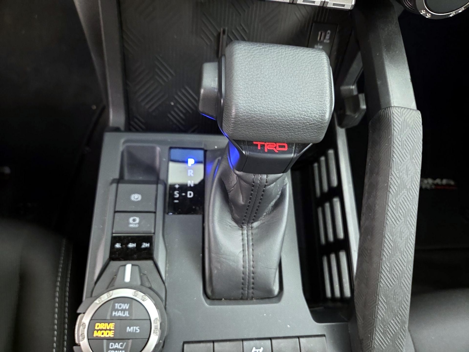 2025 Toyota Tacoma TRD Off Road - Photo 18