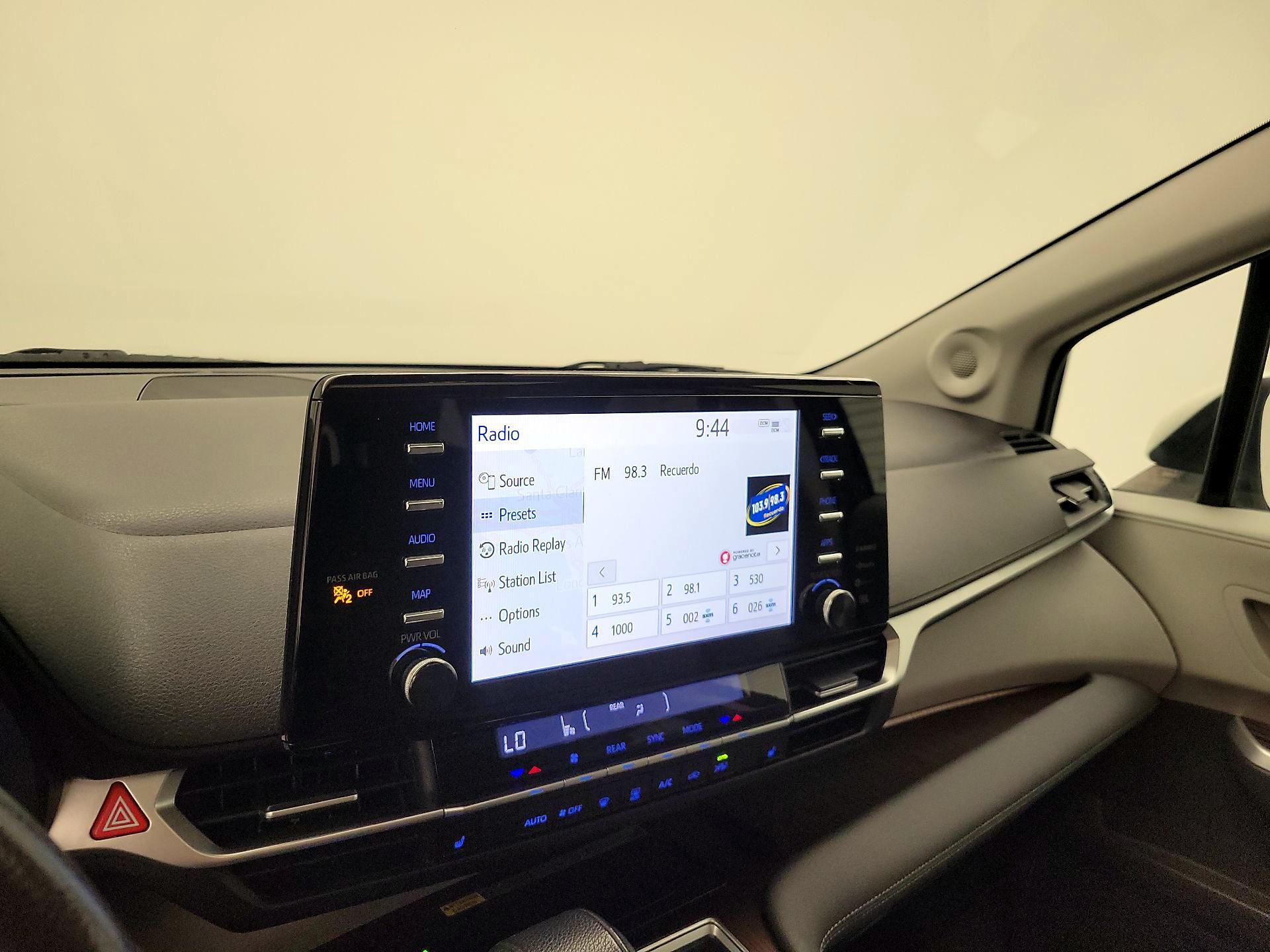 Thumbnail: 2021 Toyota Sienna - 16
