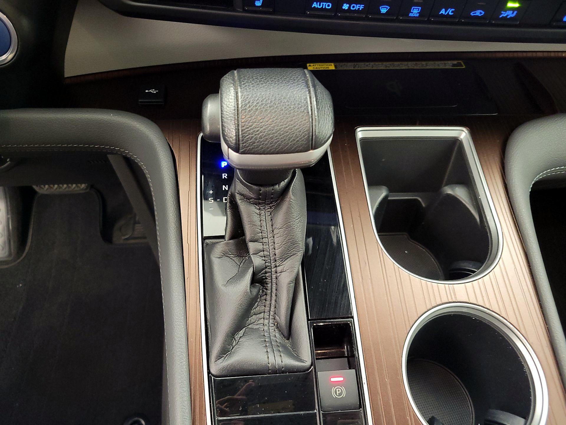 Thumbnail: 2021 Toyota Sienna - 18