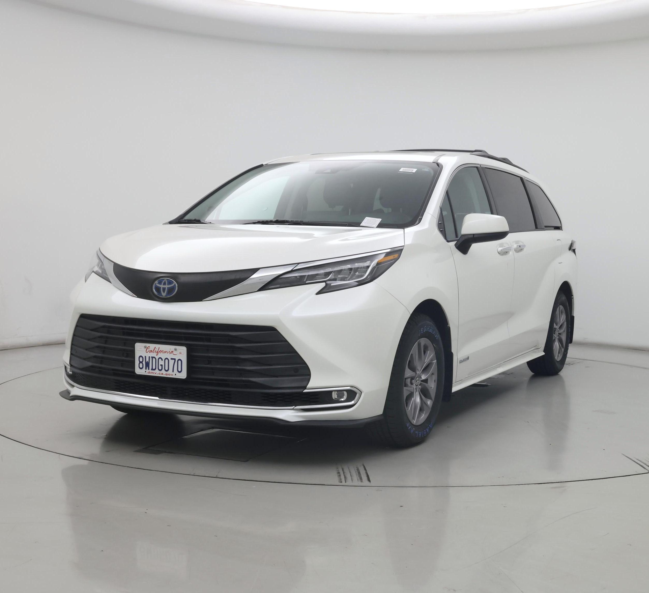 Thumbnail: 2021 Toyota Sienna - 4