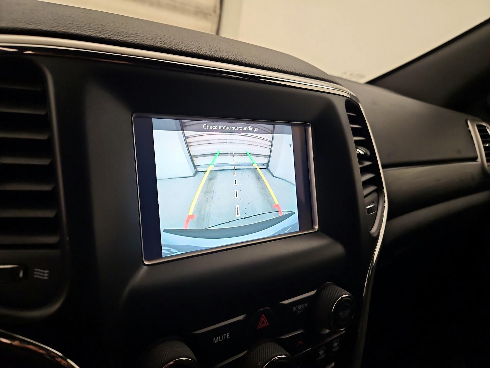 2019 Jeep Grand Cherokee Laredo - Photo 14