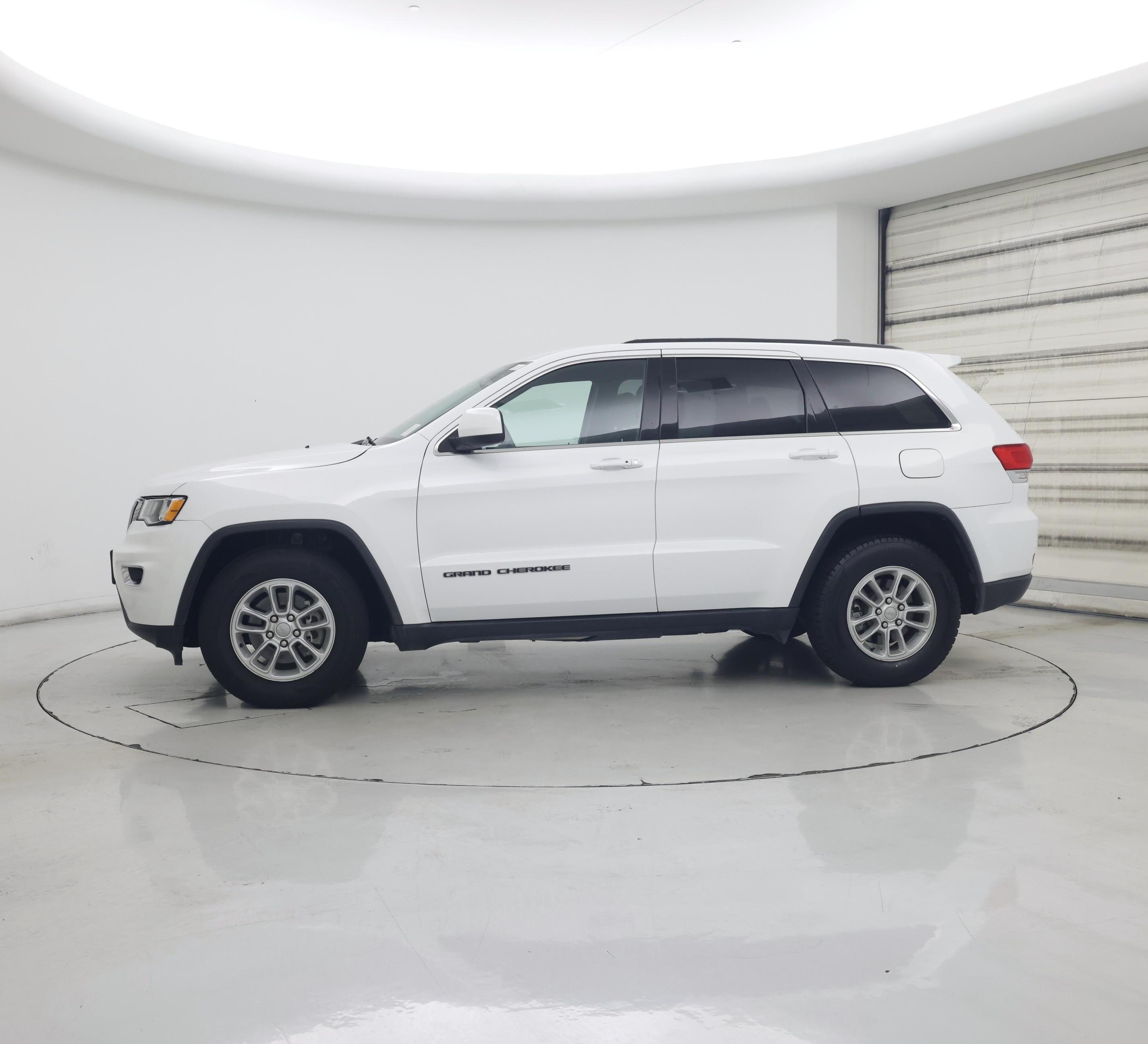 Thumbnail: 2019 Jeep Grand Cherokee - 3
