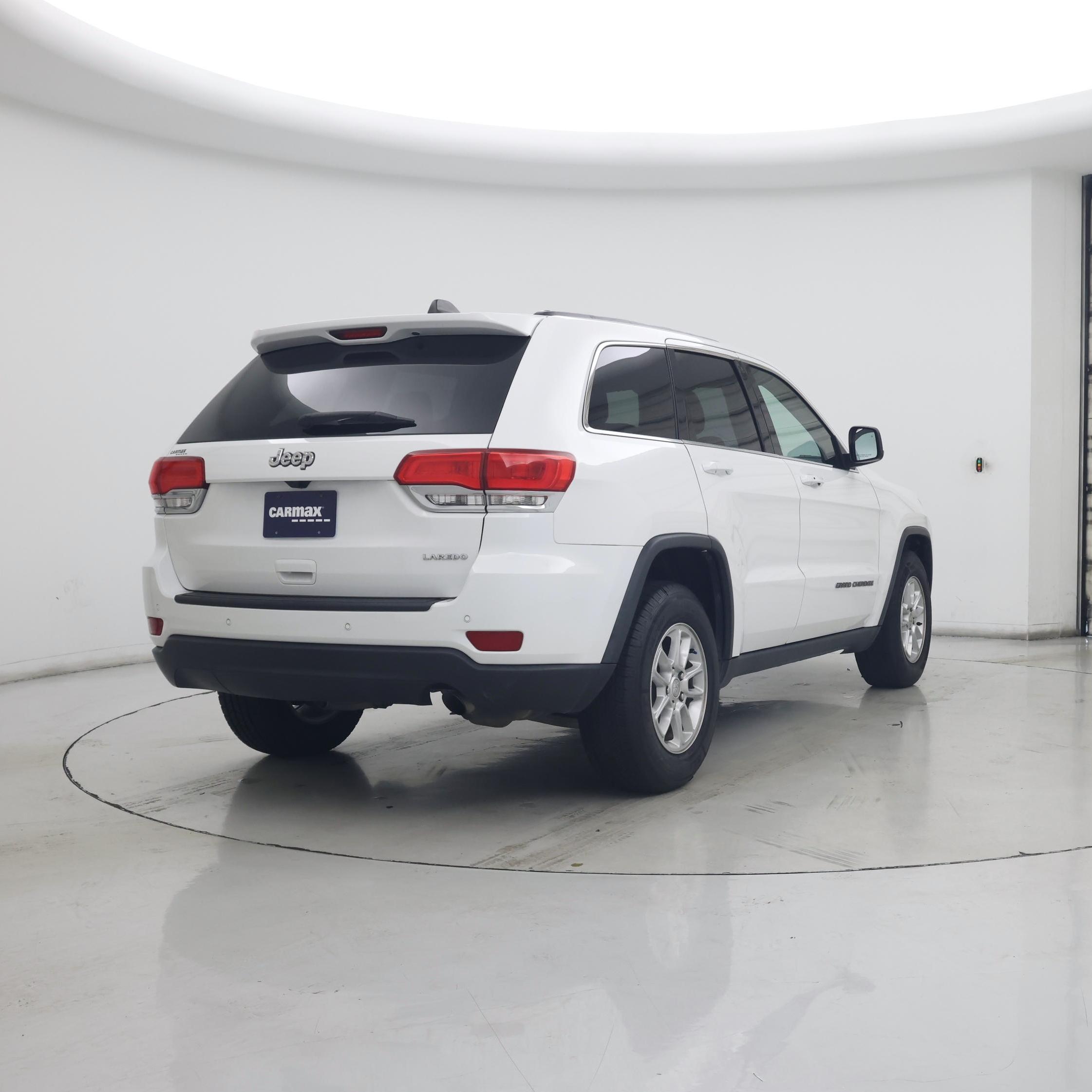 Thumbnail: 2019 Jeep Grand Cherokee - 8