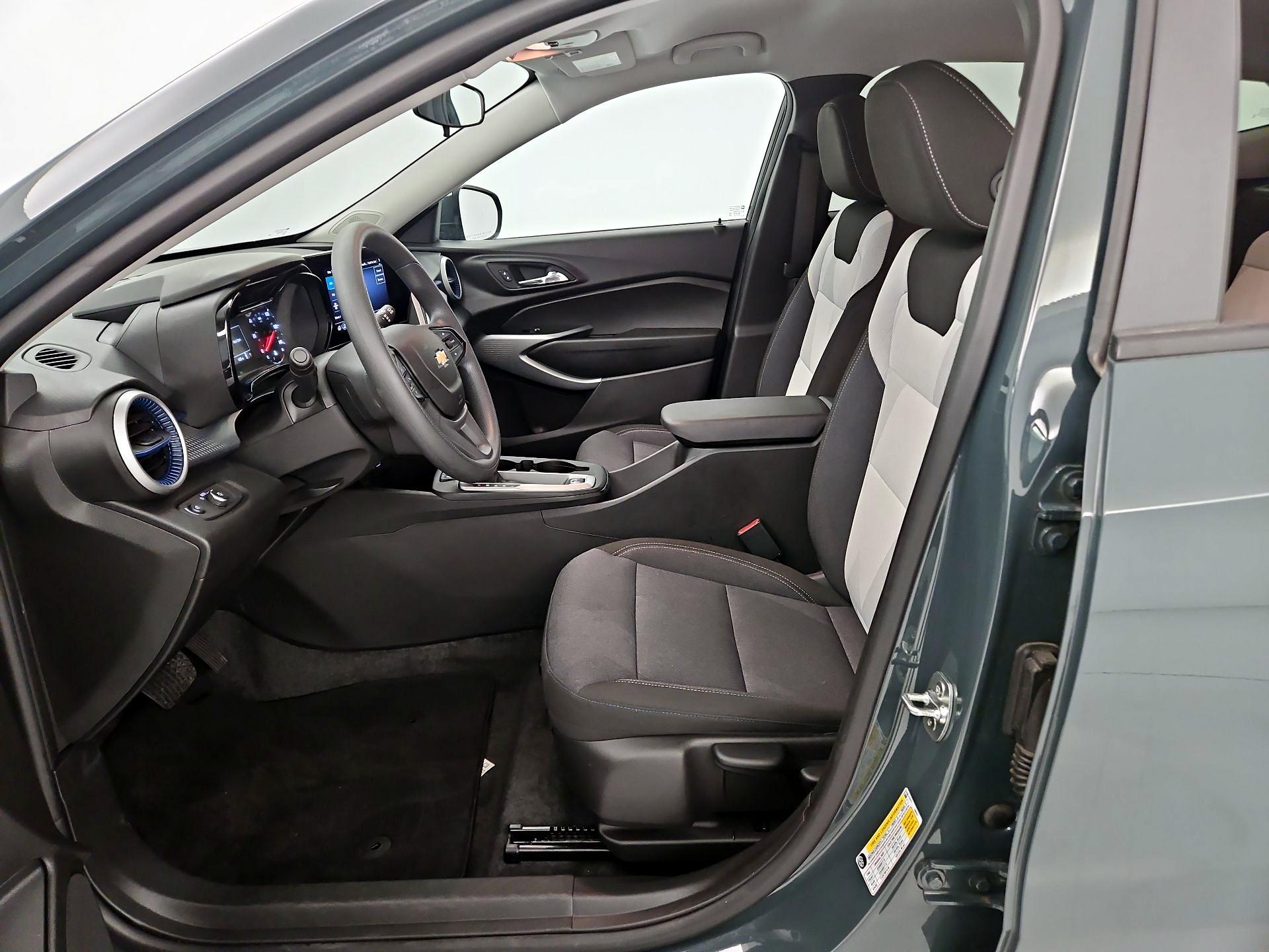 Thumbnail: 2025 Chevrolet Trax - 11