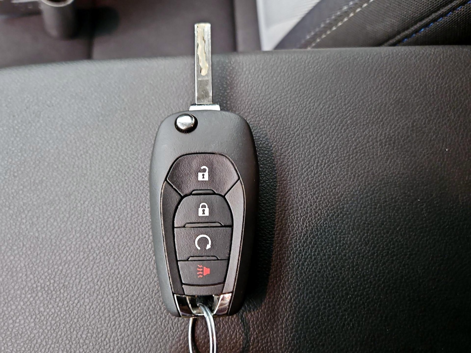 2025 Chevrolet Trax LS - Photo 23