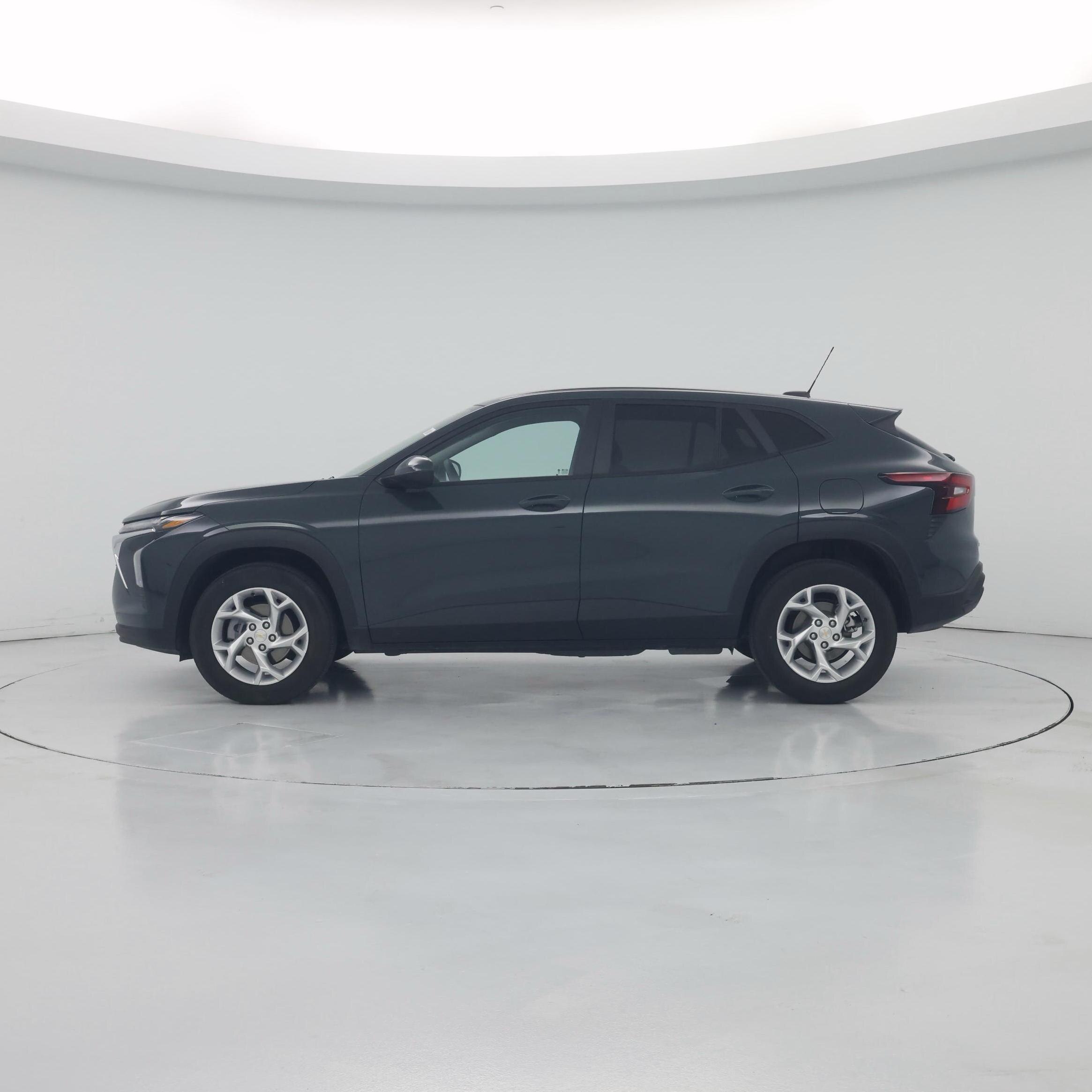 Thumbnail: 2025 Chevrolet Trax - 3