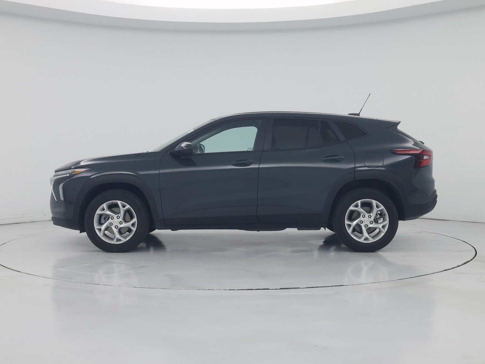 2025 Chevrolet Trax LS - Photo 4