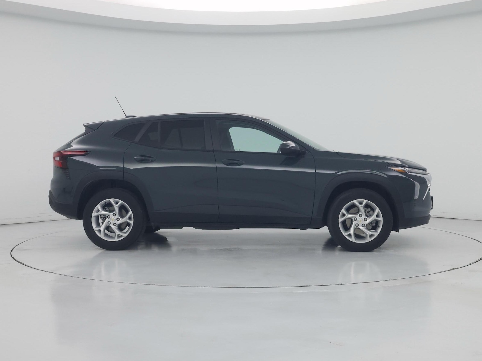 2025 Chevrolet Trax LS - Photo 8