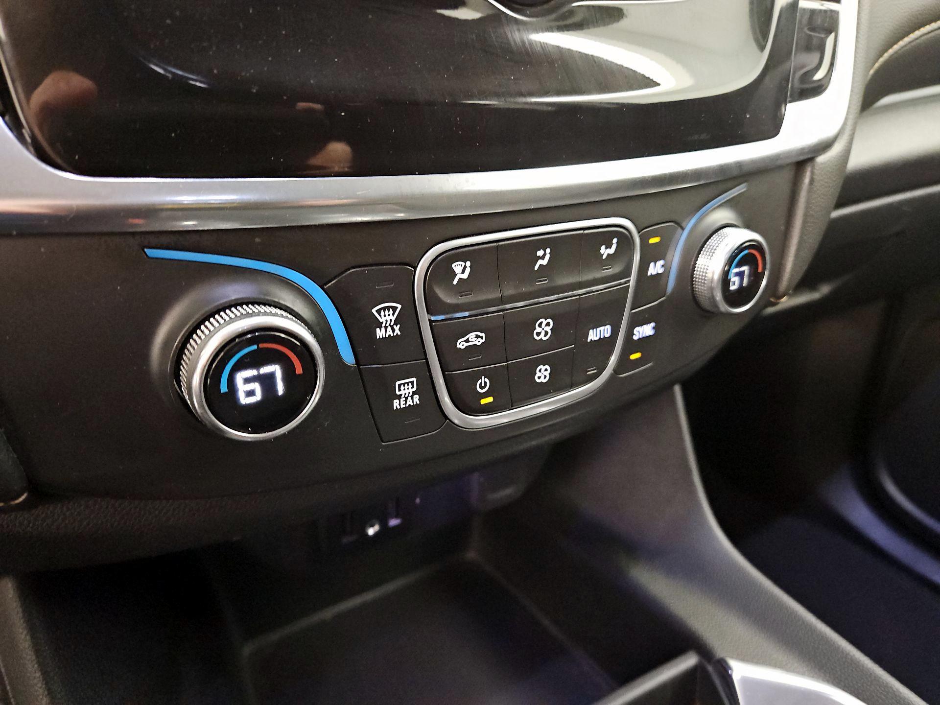 Thumbnail: 2020 Chevrolet Traverse - 16