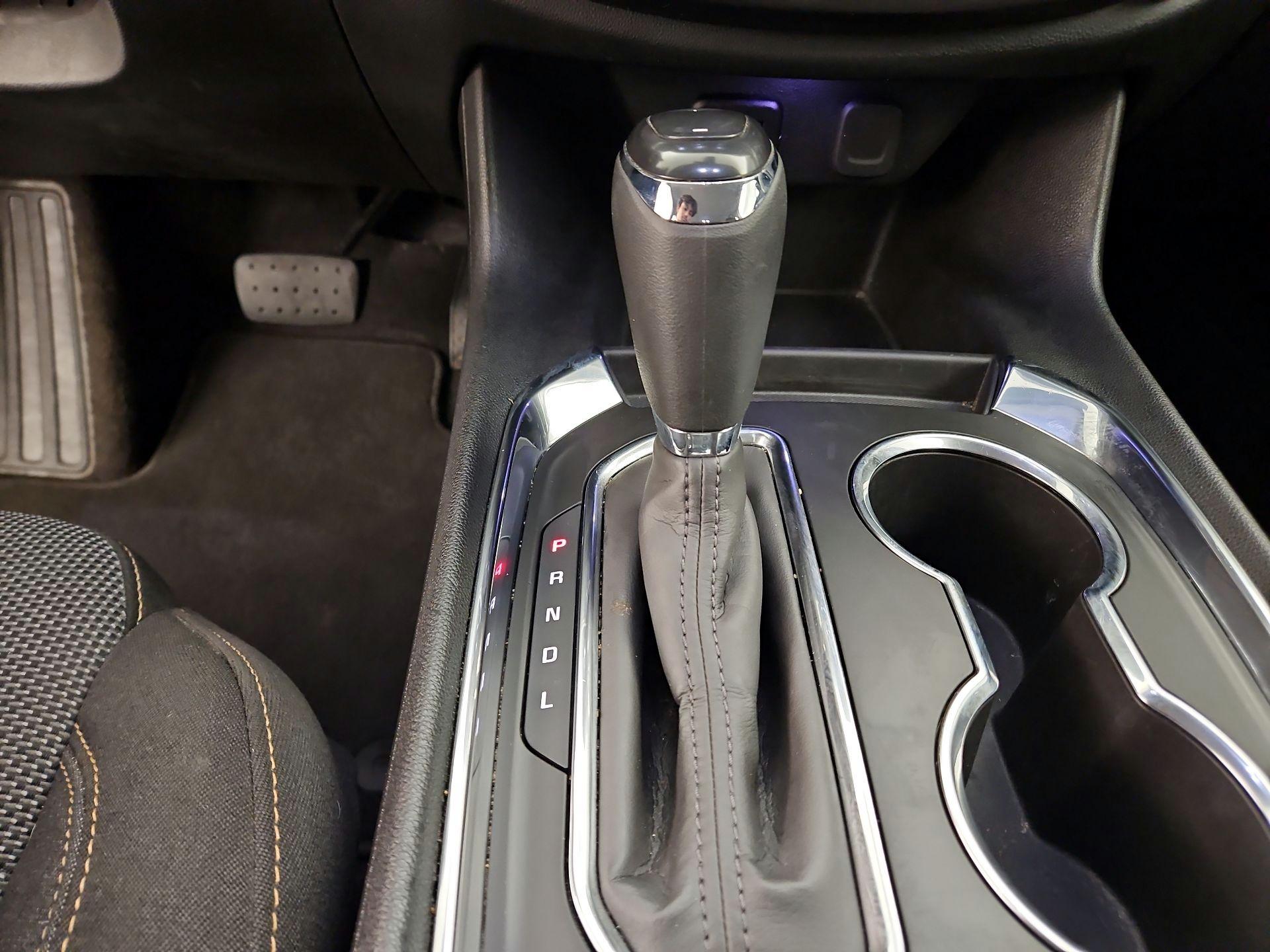 Thumbnail: 2020 Chevrolet Traverse - 17