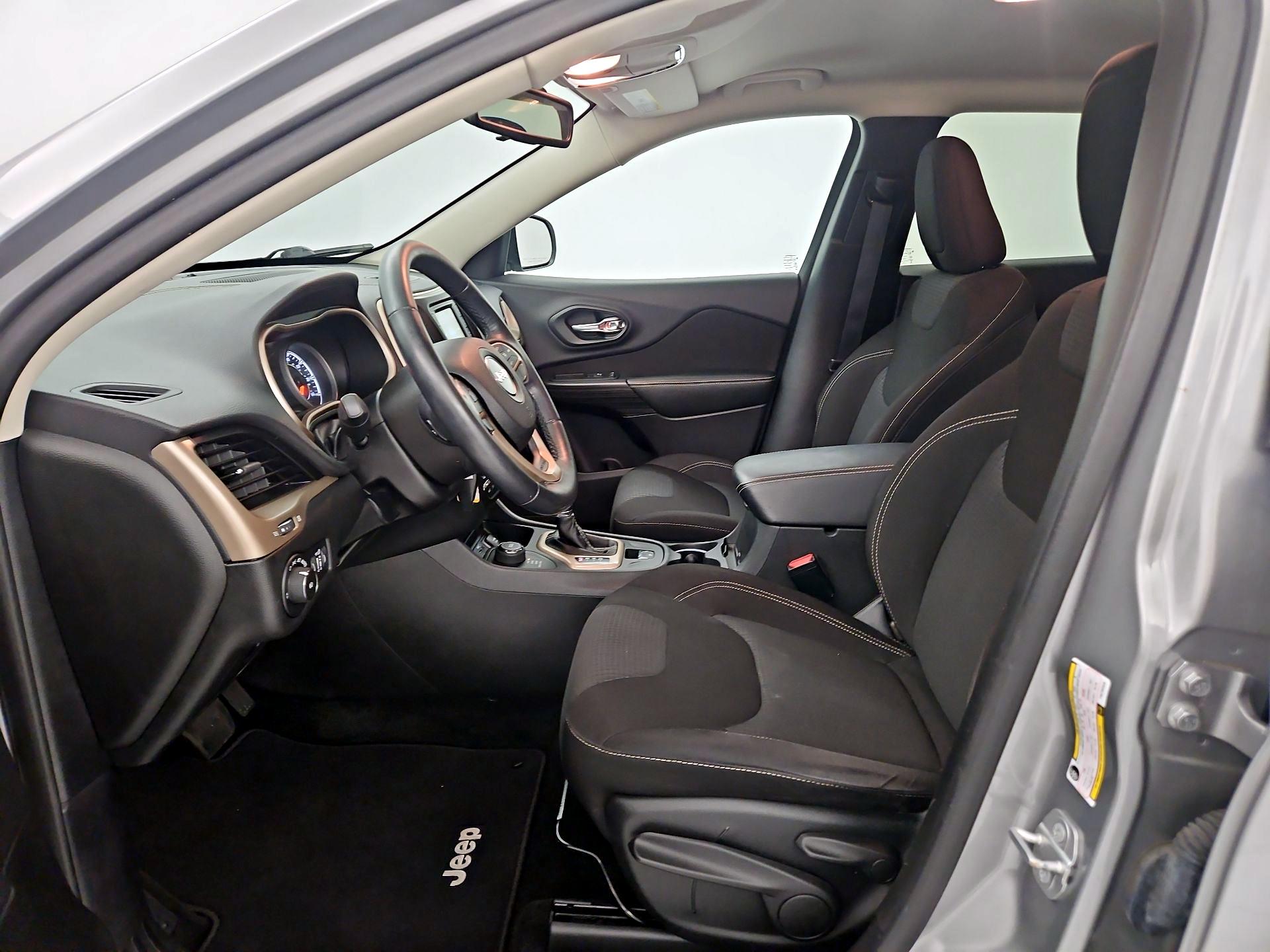 Thumbnail: 2015 Jeep Cherokee - 9