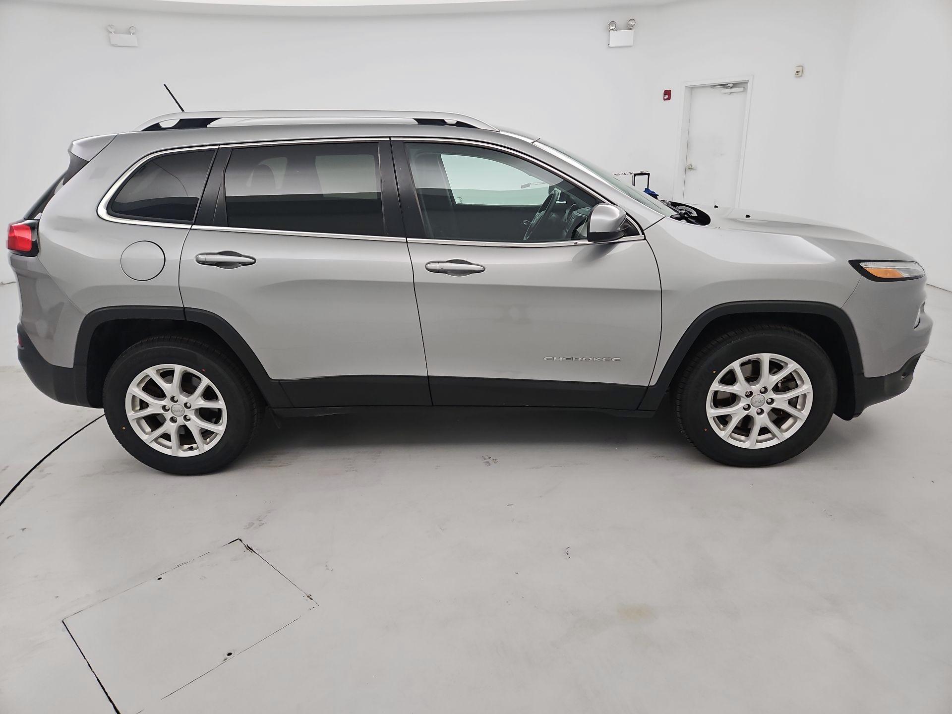 Thumbnail: 2015 Jeep Cherokee - 4