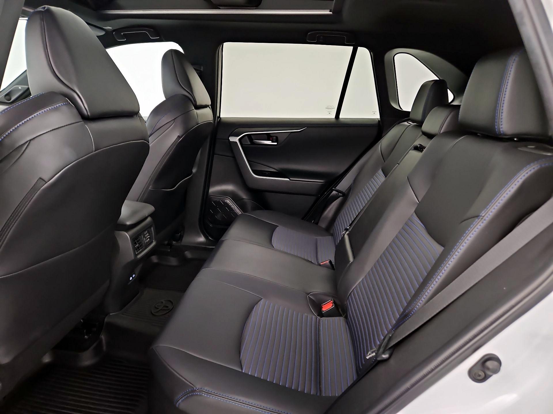 Thumbnail: 2023 Toyota RAV4 - 20