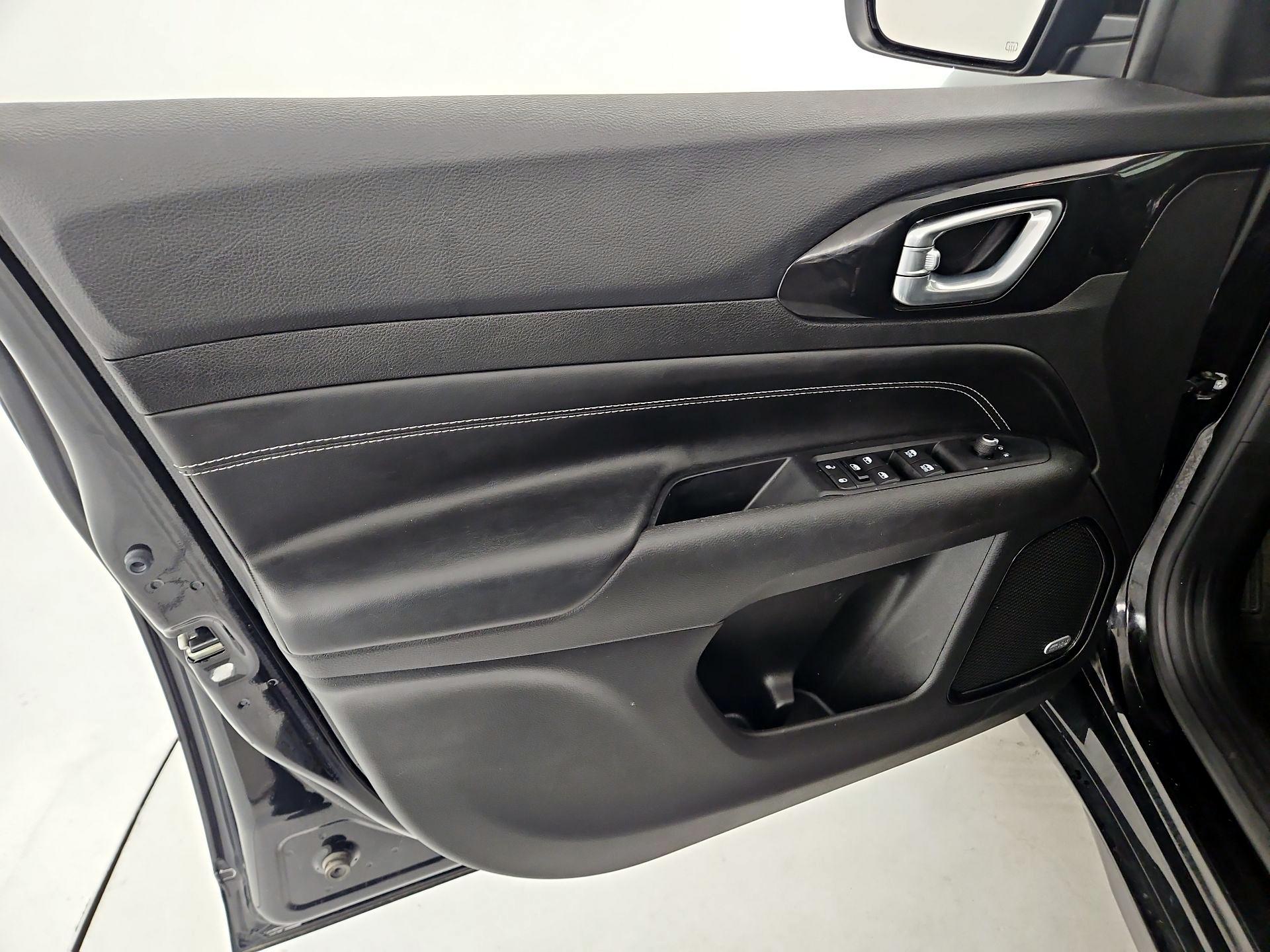 Thumbnail: 2022 Jeep Compass - 10