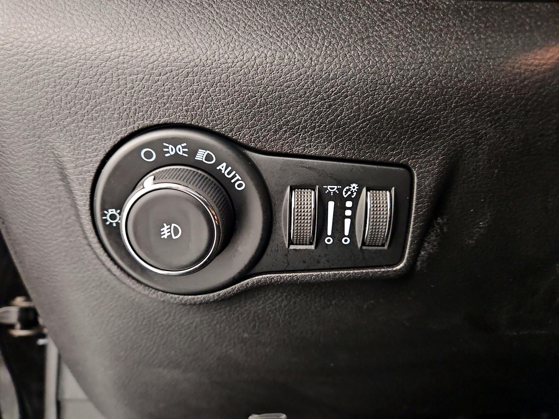 Thumbnail: 2022 Jeep Compass - 11