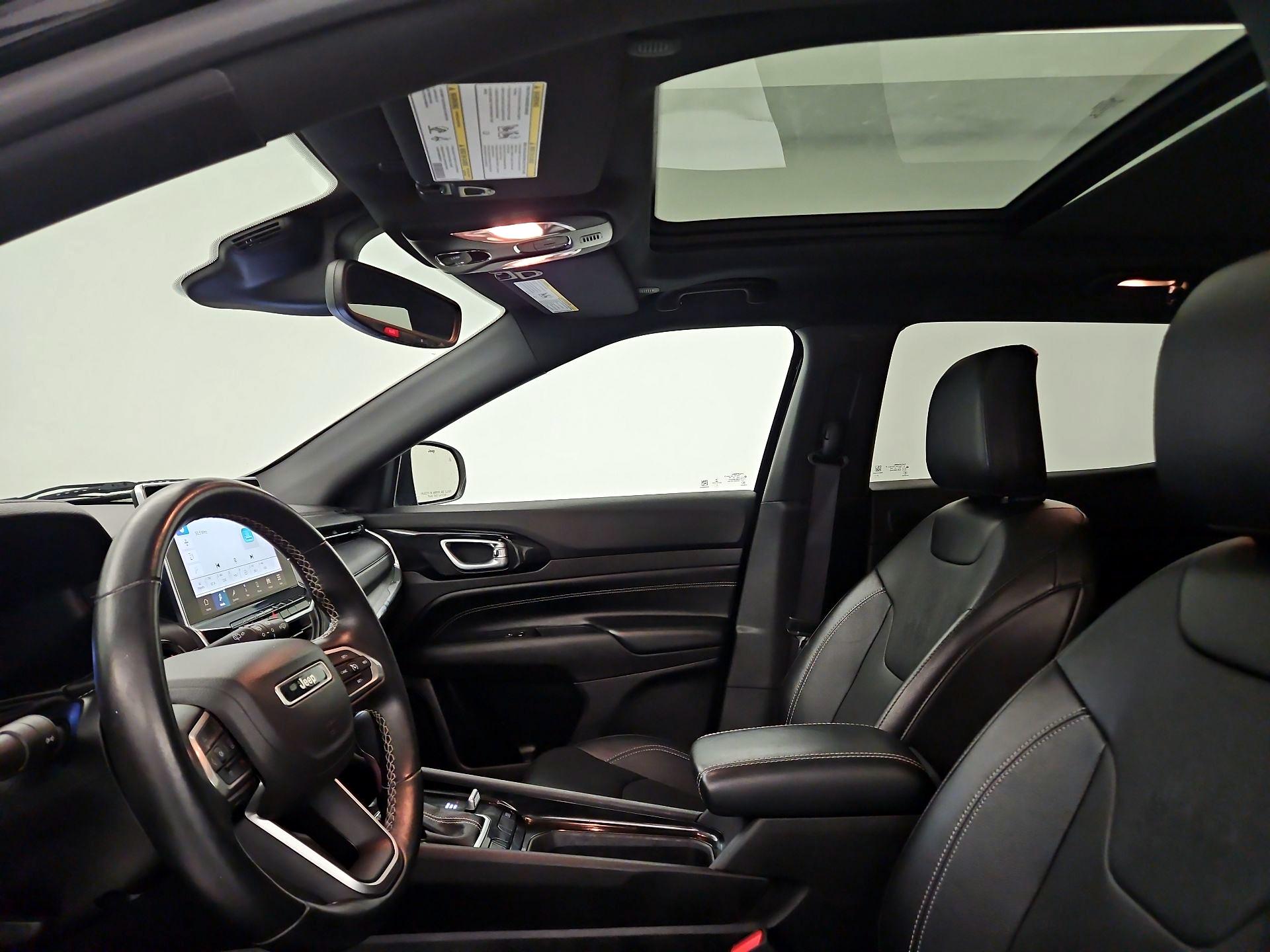 Thumbnail: 2022 Jeep Compass - 17