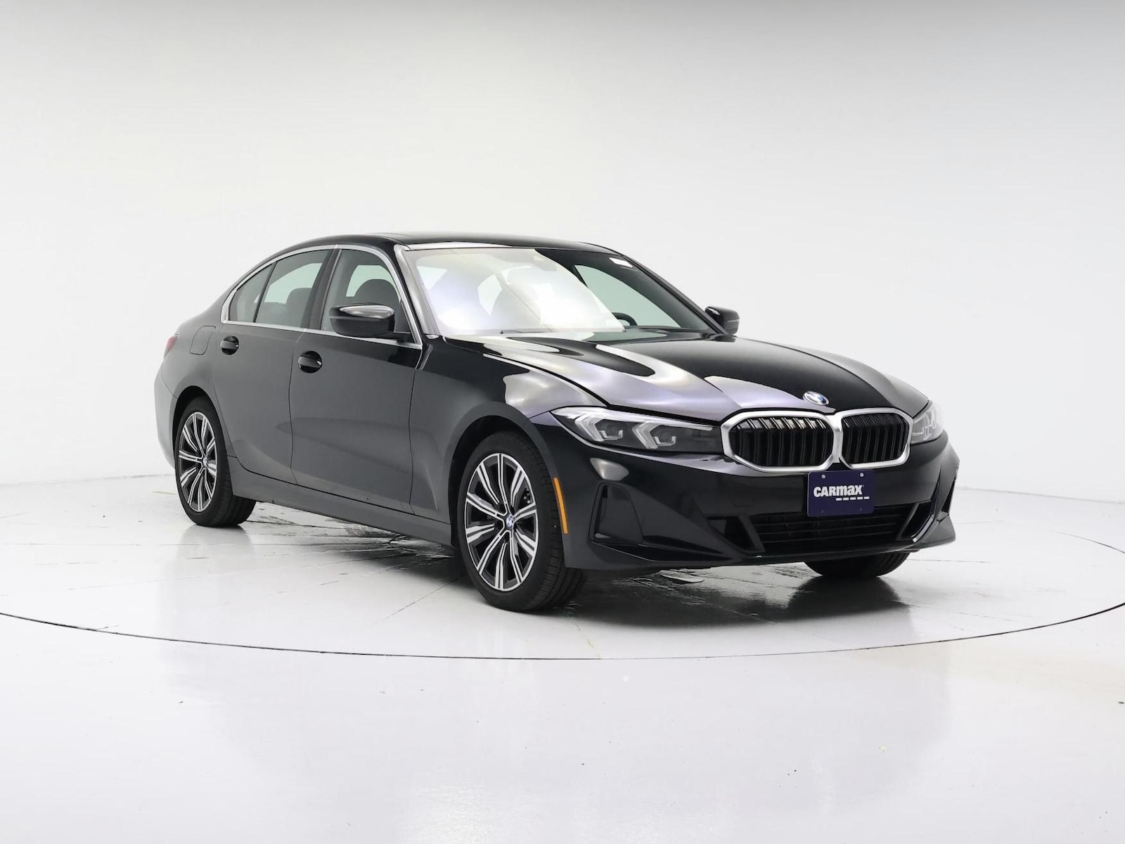 2025 BMW 3 Series 330i - Photo 2