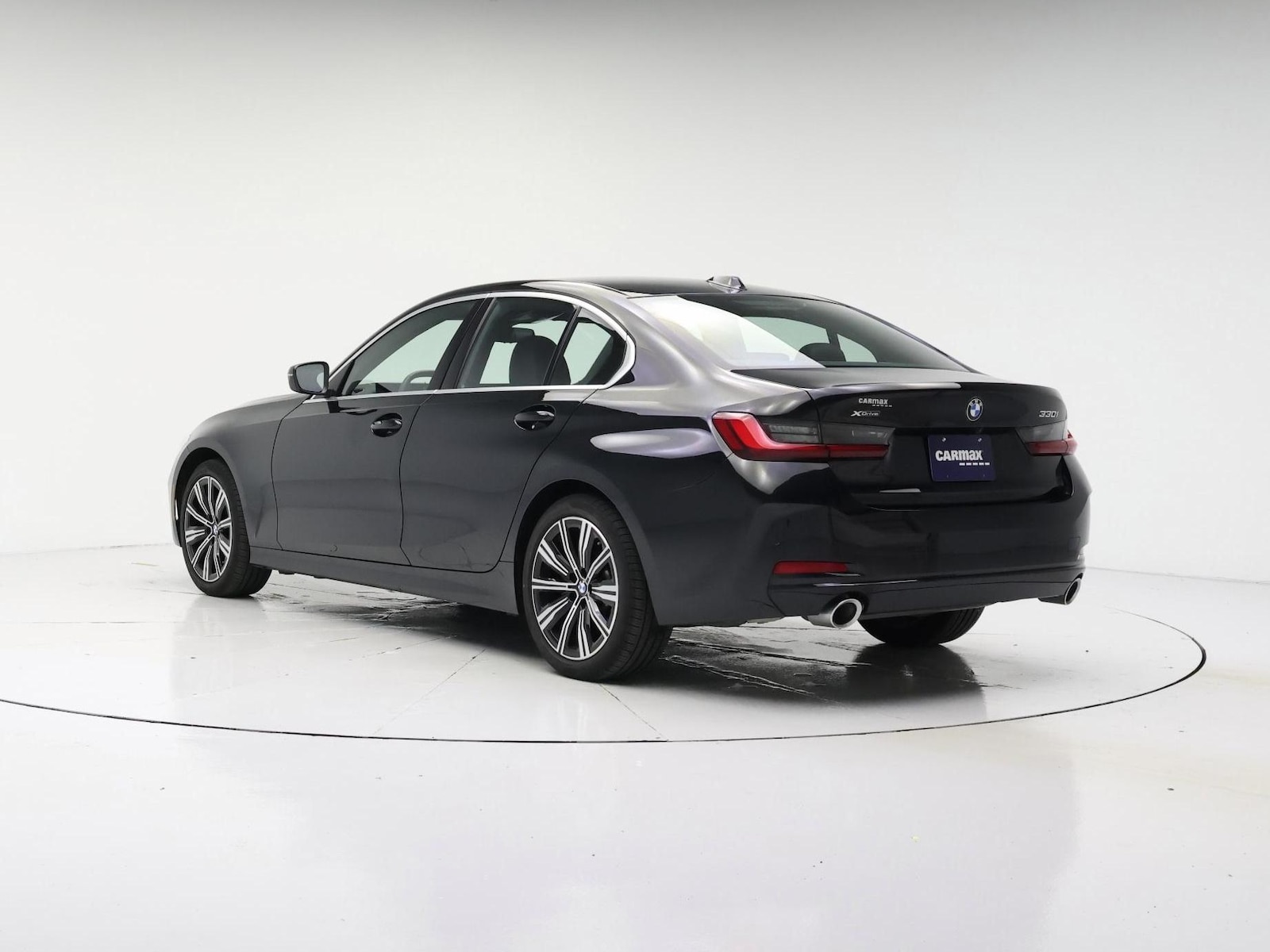 2025 BMW 3 Series 330i - Photo 3